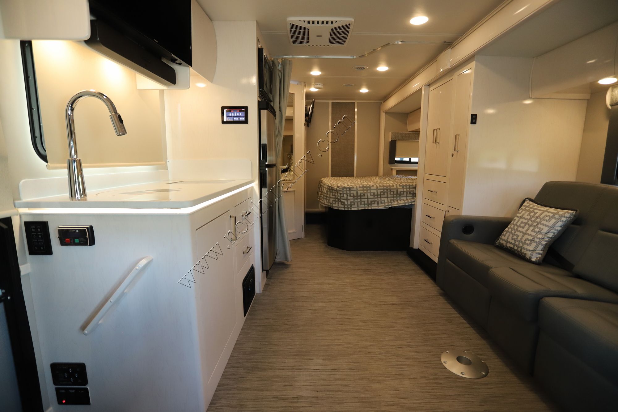 New 2022 Renegade Rv Vienna 25VFWS Class C  For Sale