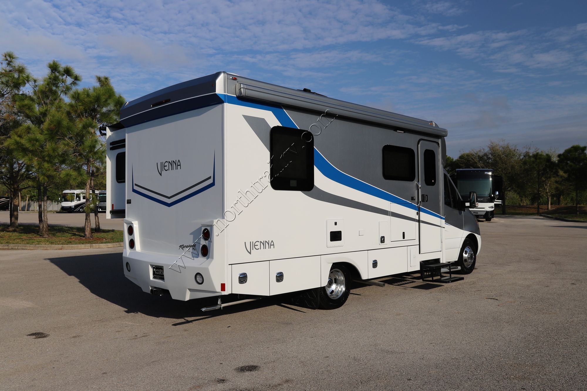 New 2022 Renegade Rv Vienna 25VFWS Class C  For Sale