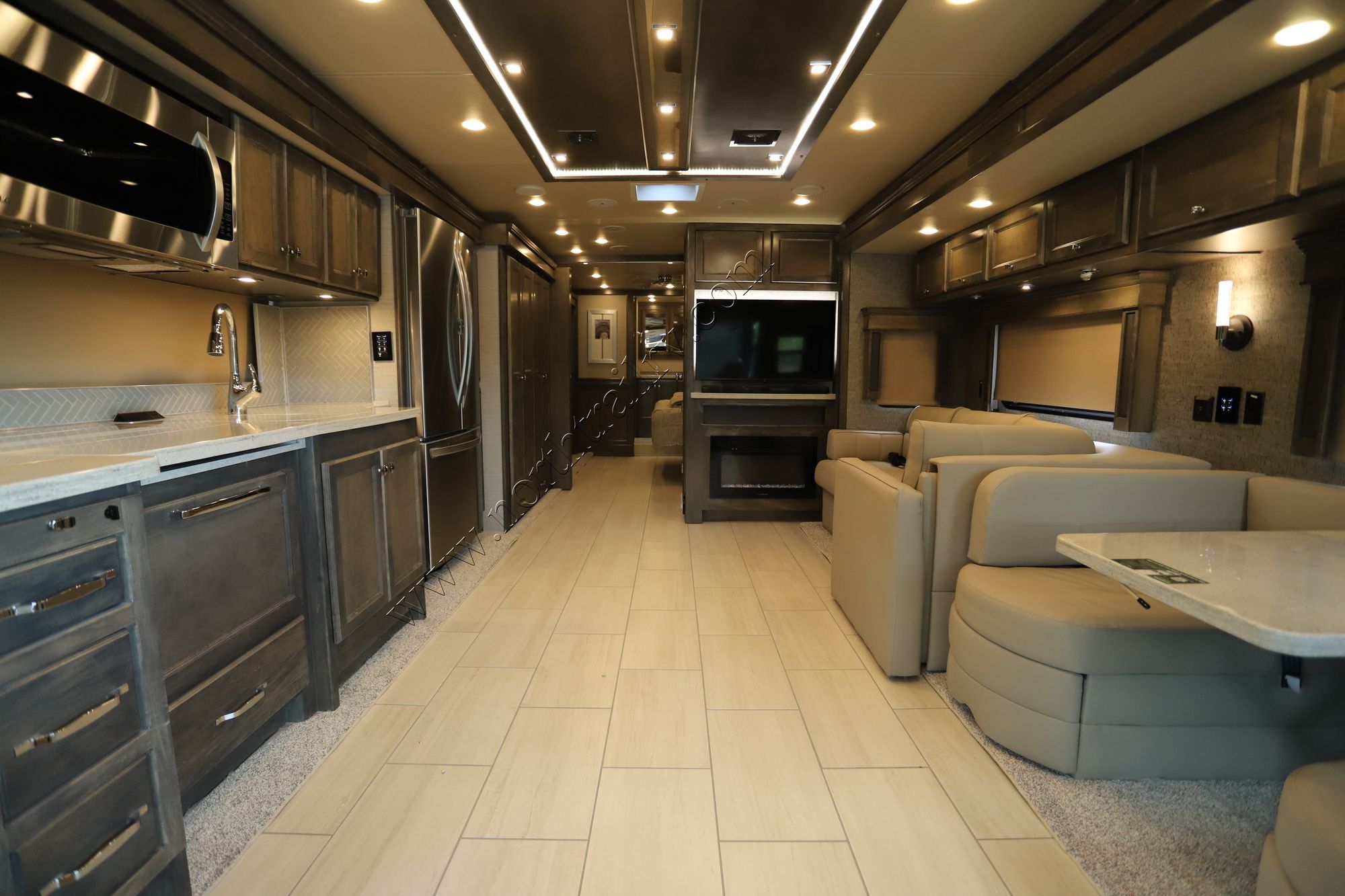 New 2022 Tiffin Motor Homes Allegro Red 38KA Class A  For Sale