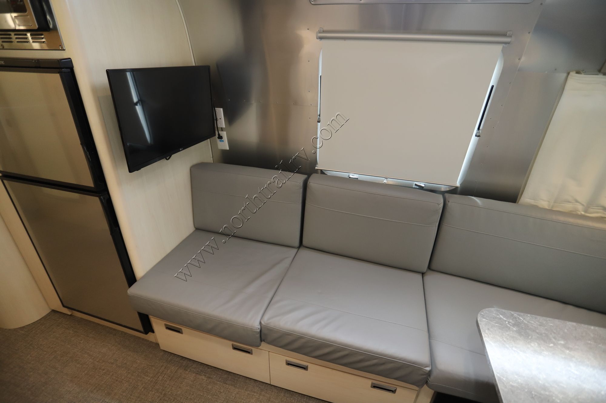 Used 2021 Airstream Flying Cloud 25RB Travel Trailer  For Sale