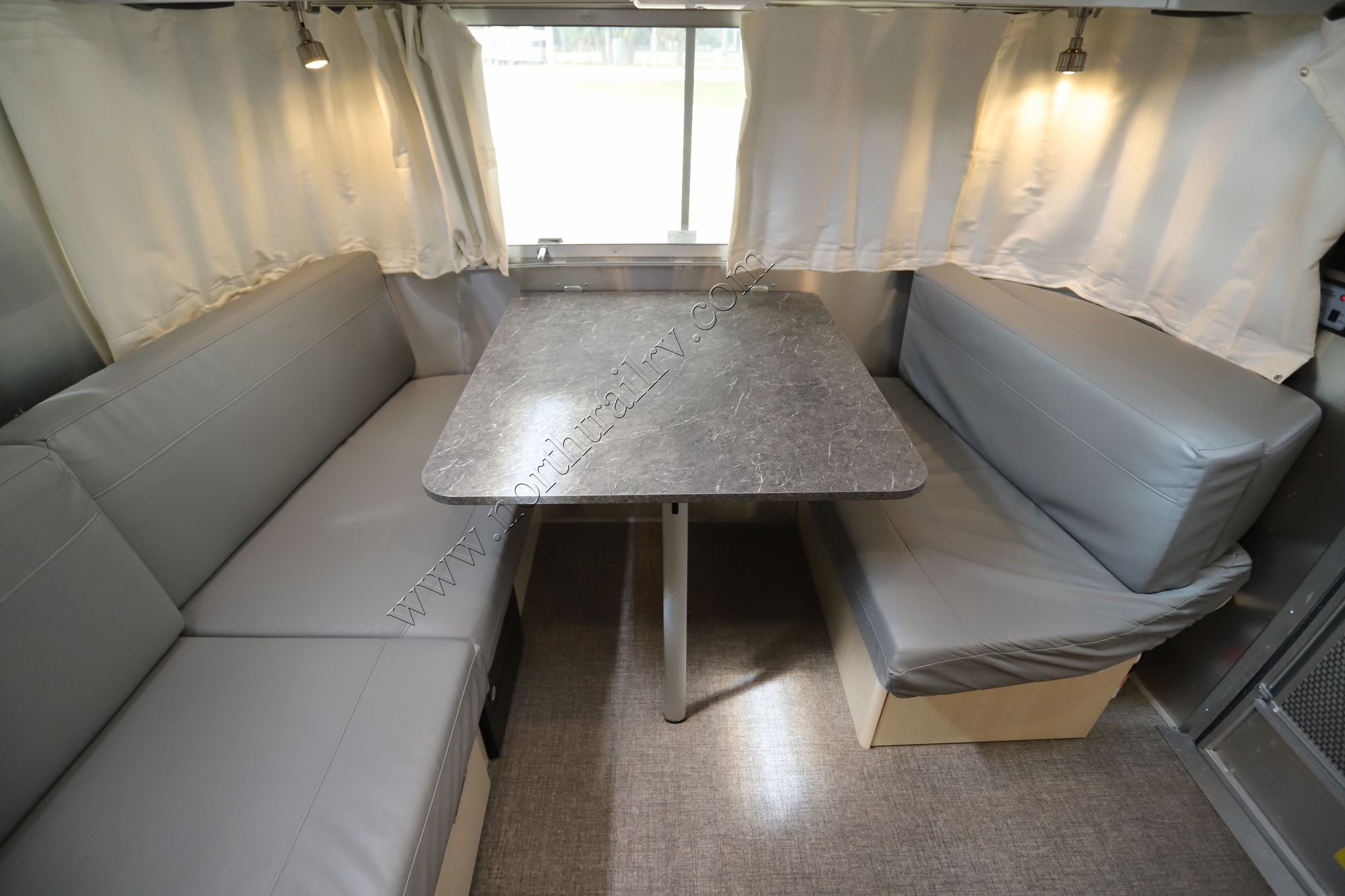 Used 2021 Airstream Flying Cloud 25RB Travel Trailer  For Sale