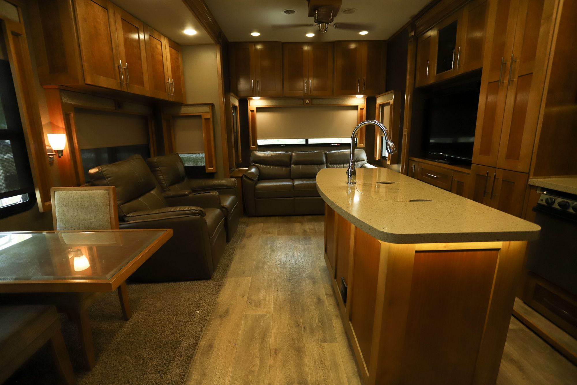 Used 2017 Vanleigh Vilano 325RL Fifth Wheel  For Sale