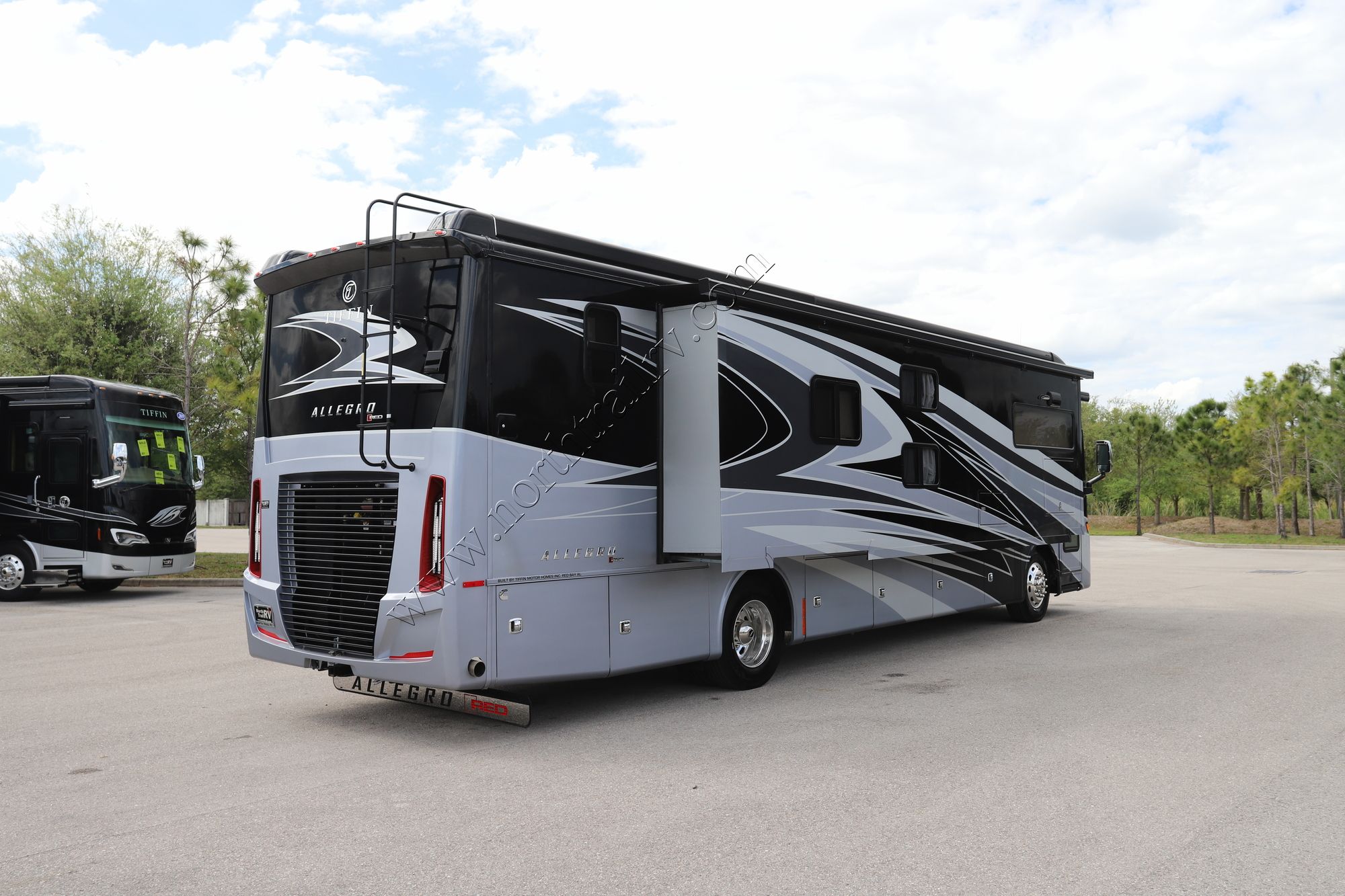 New 2022 Tiffin Motor Homes Allegro Red 38KA Class A  For Sale