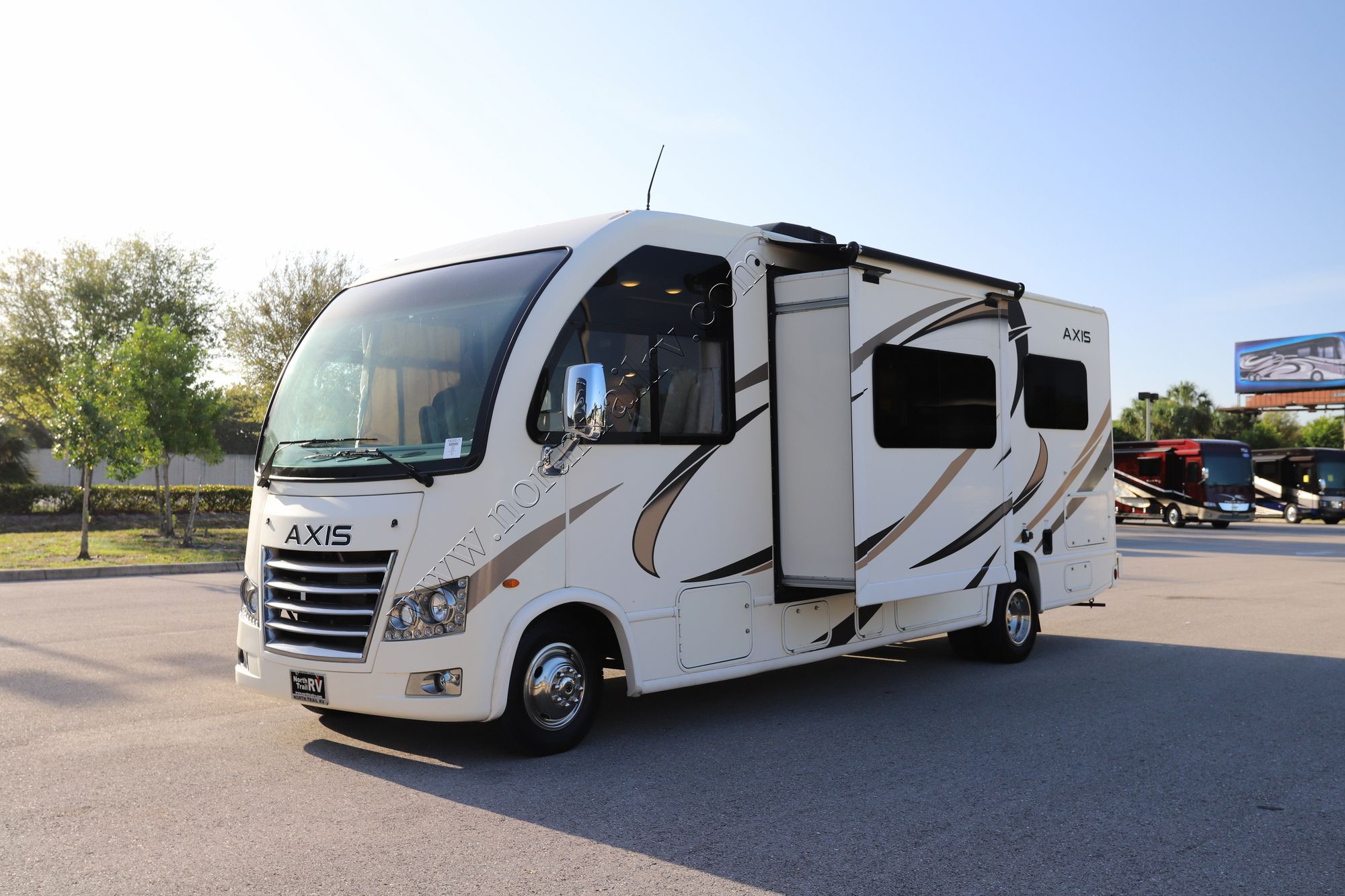 Used 2018 Thor Axis 24.1 Class A  For Sale