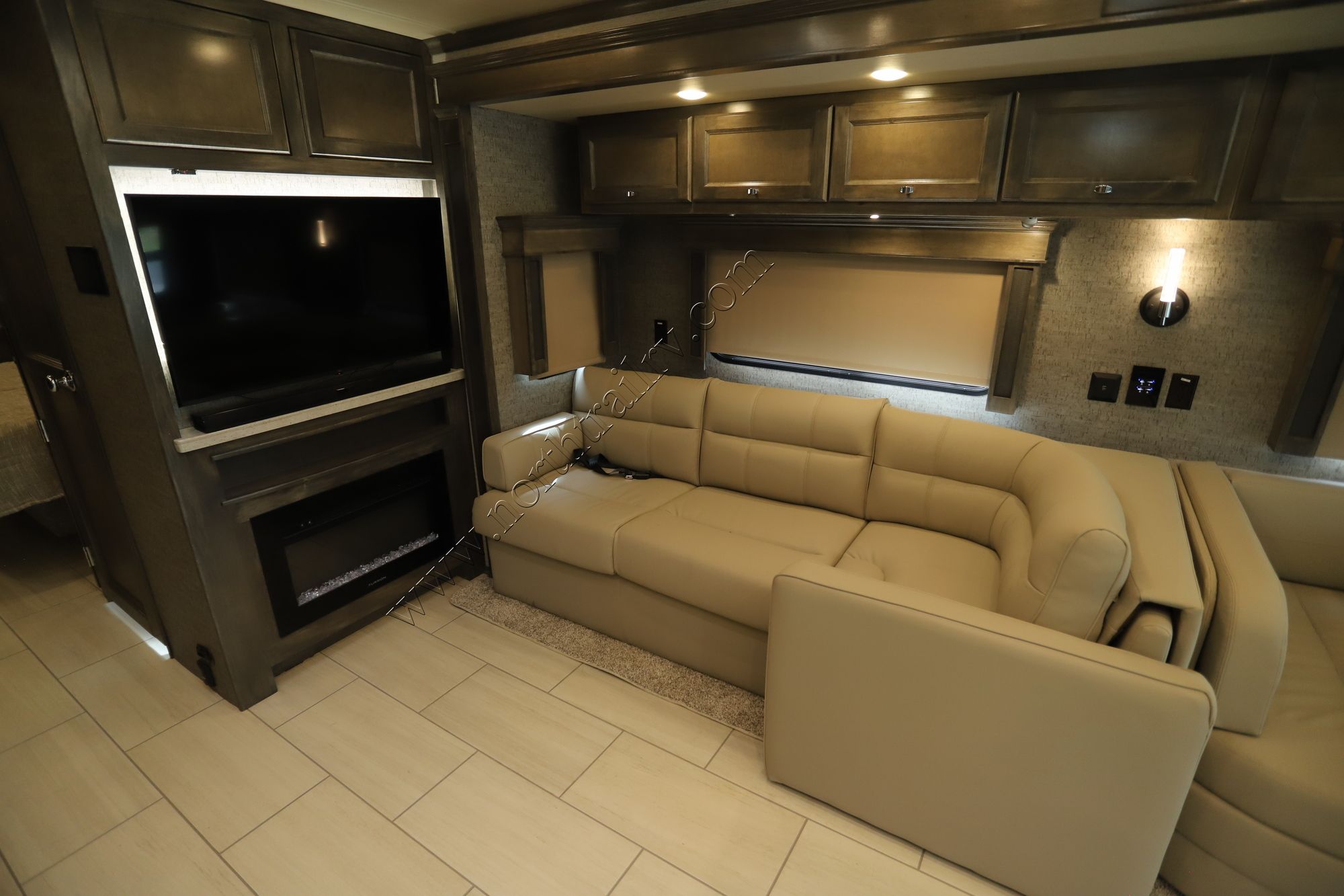 New 2022 Tiffin Motor Homes Allegro Red 38KA Class A  For Sale