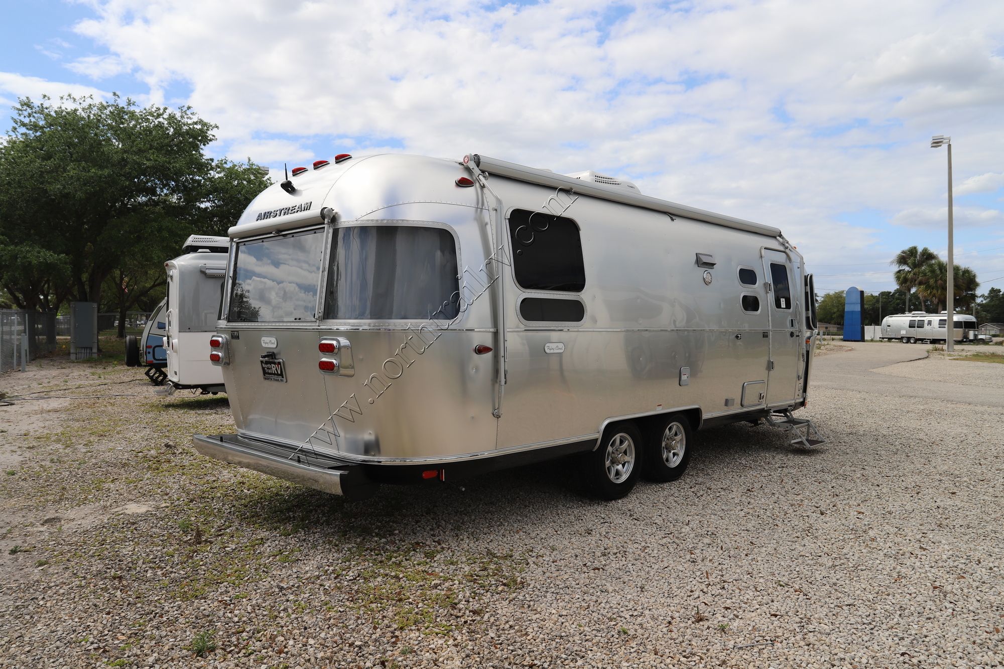 Used 2021 Airstream Flying Cloud 25RB Travel Trailer  For Sale