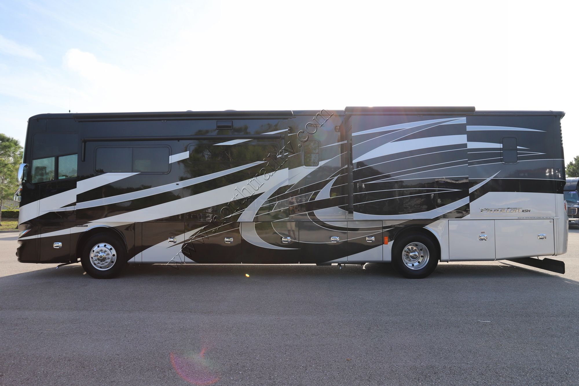 Used 2019 Tiffin Motor Homes Phaeton 40IH Class A  For Sale