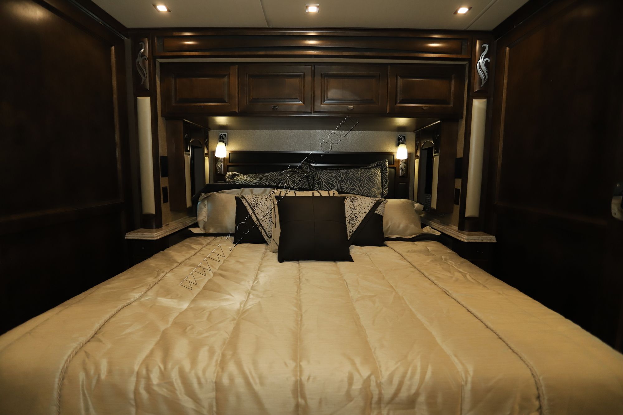 Used 2019 Tiffin Motor Homes Phaeton 40IH Class A  For Sale