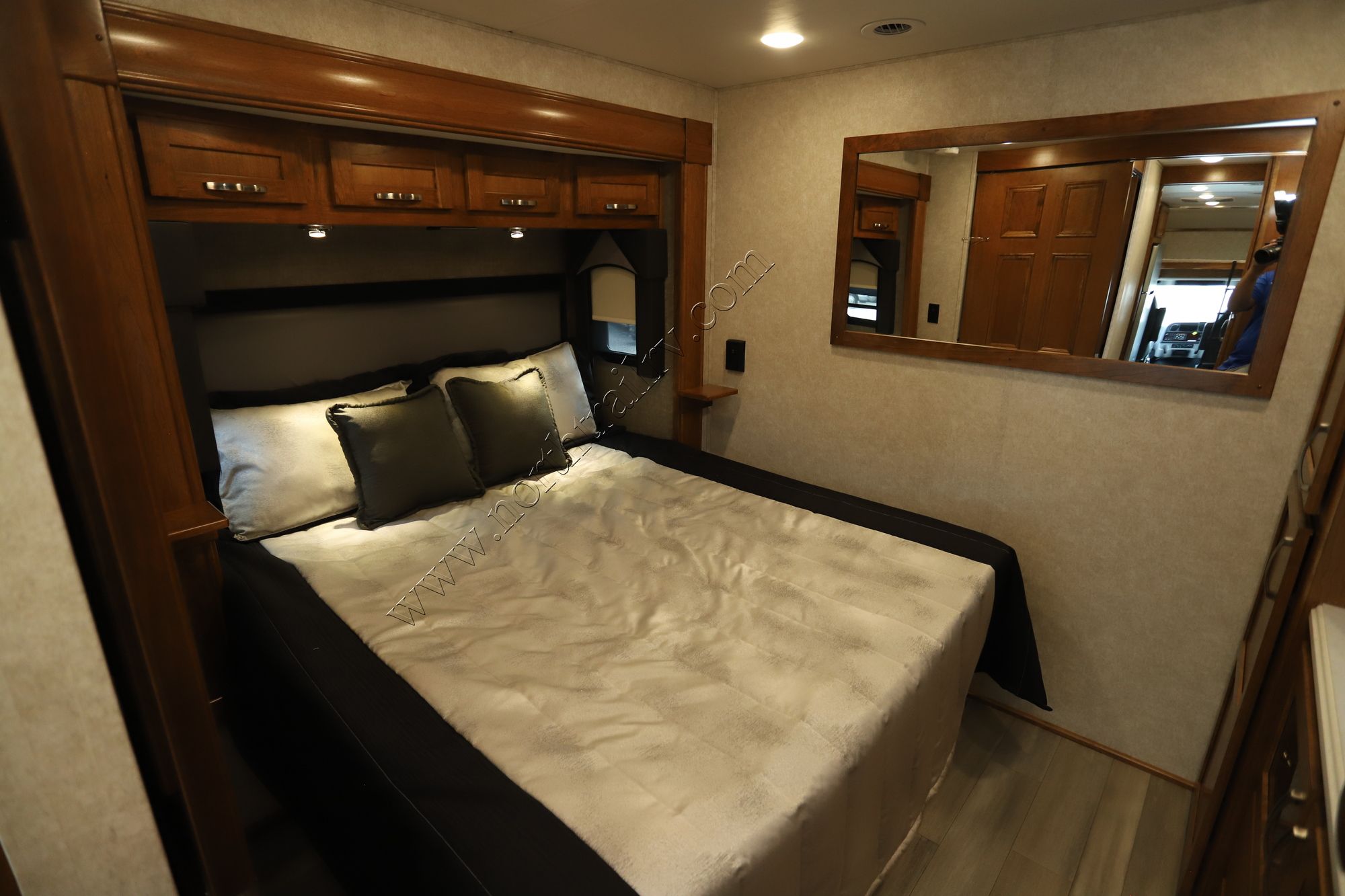 New 2022 Renegade Rv Valencia 35MB Super C  For Sale