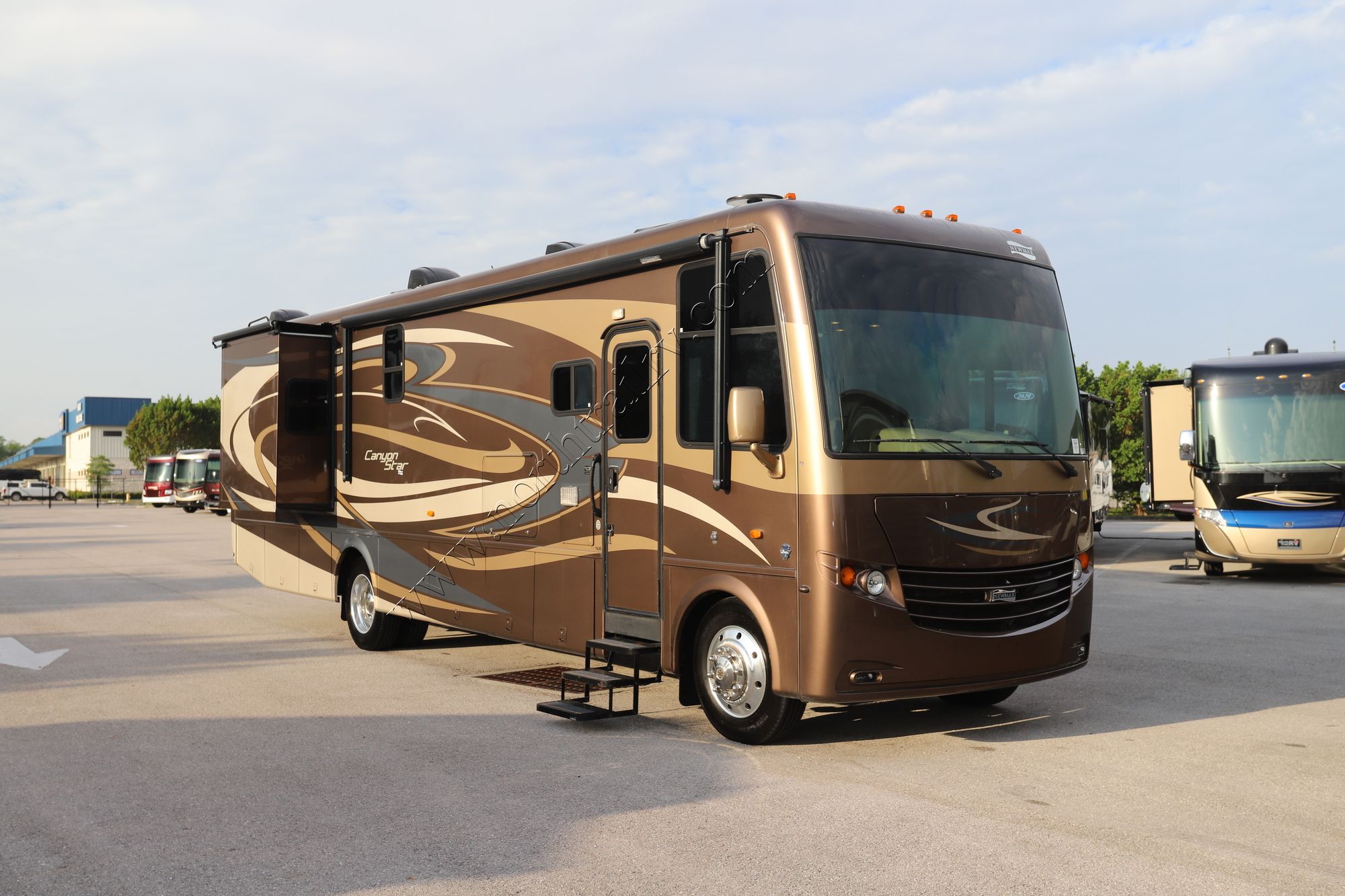 Used 2013 Newmar Canyon Star 3610 Class A  For Sale