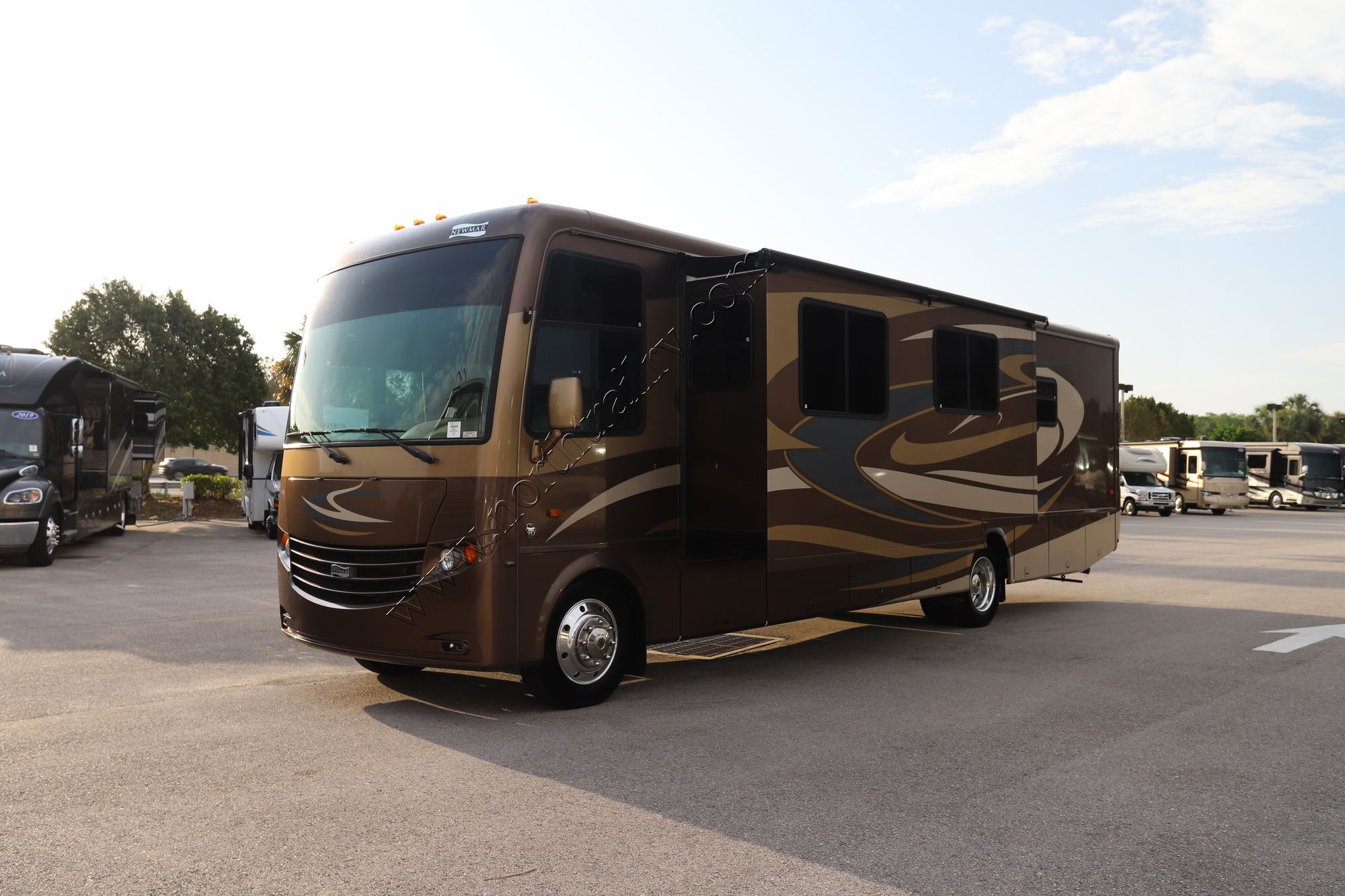 Used 2013 Newmar Canyon Star 3610 Class A  For Sale