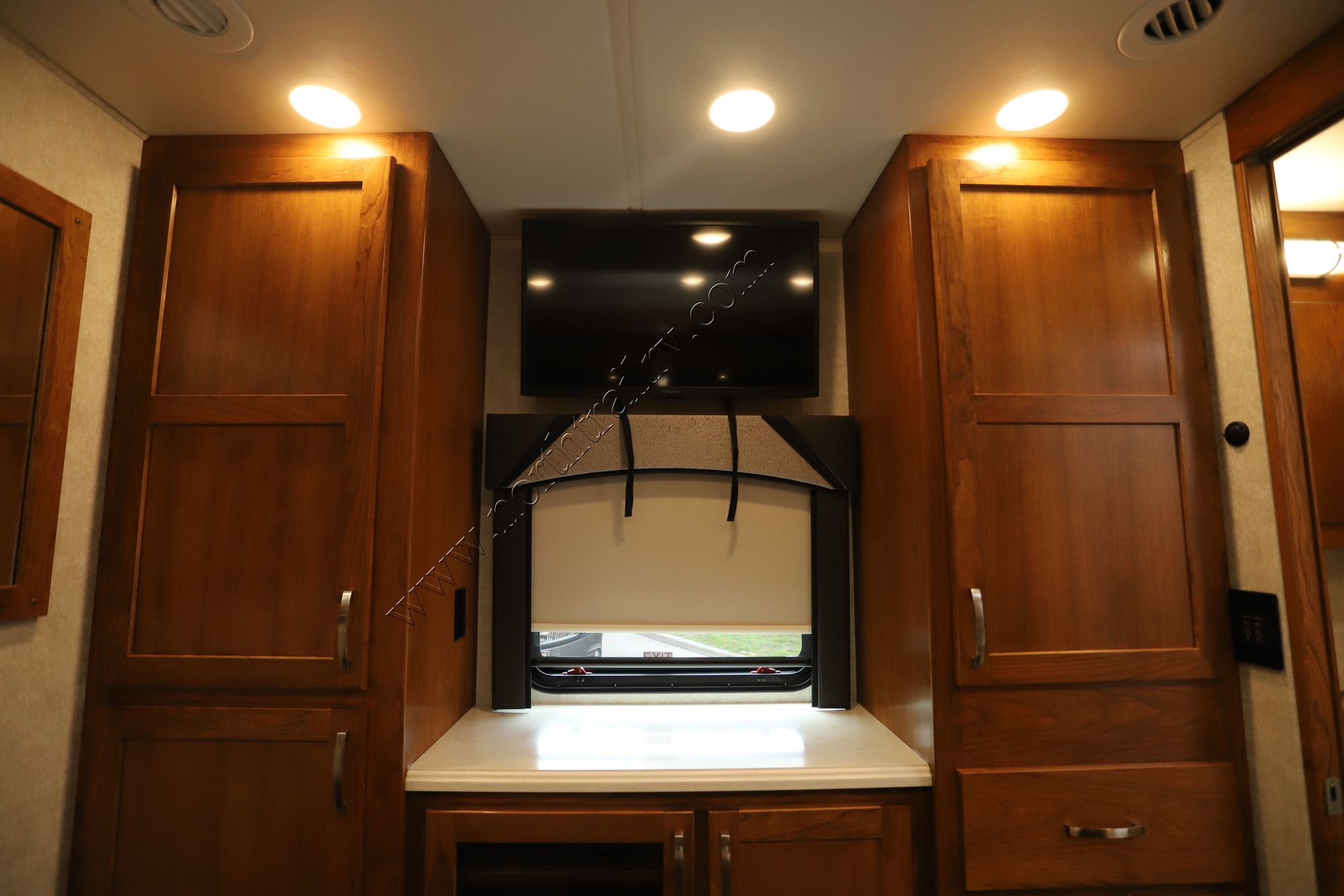 New 2022 Renegade Rv Valencia 35MB Super C  For Sale