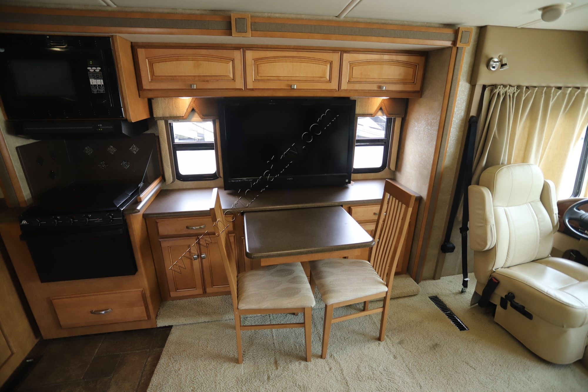 Used 2013 Winnebago Vista 30T Class A  For Sale