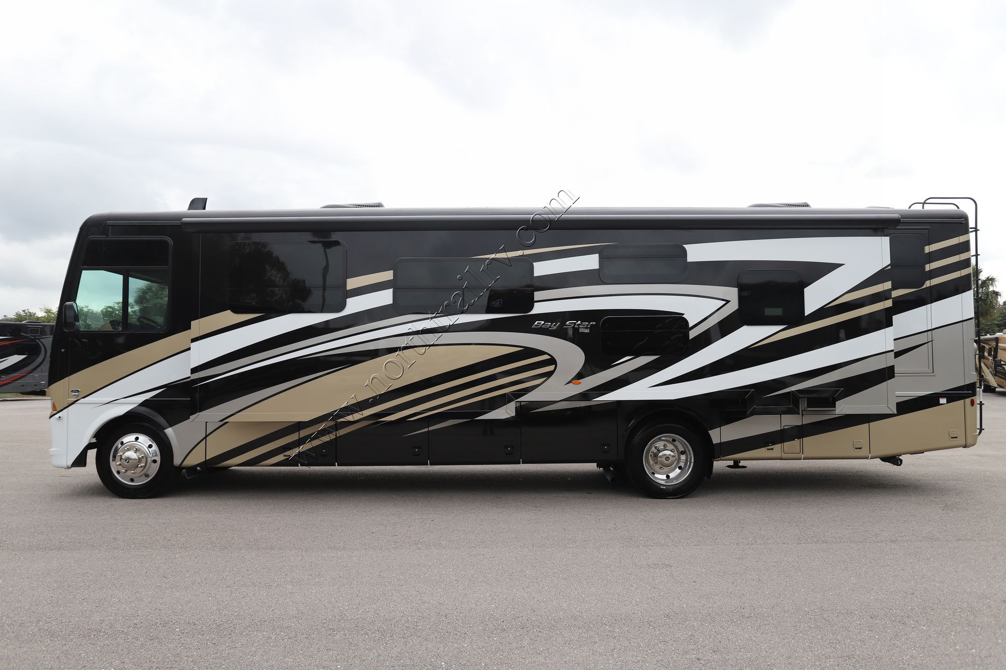 New 2022 Newmar Bay Star 3616 Class A  For Sale