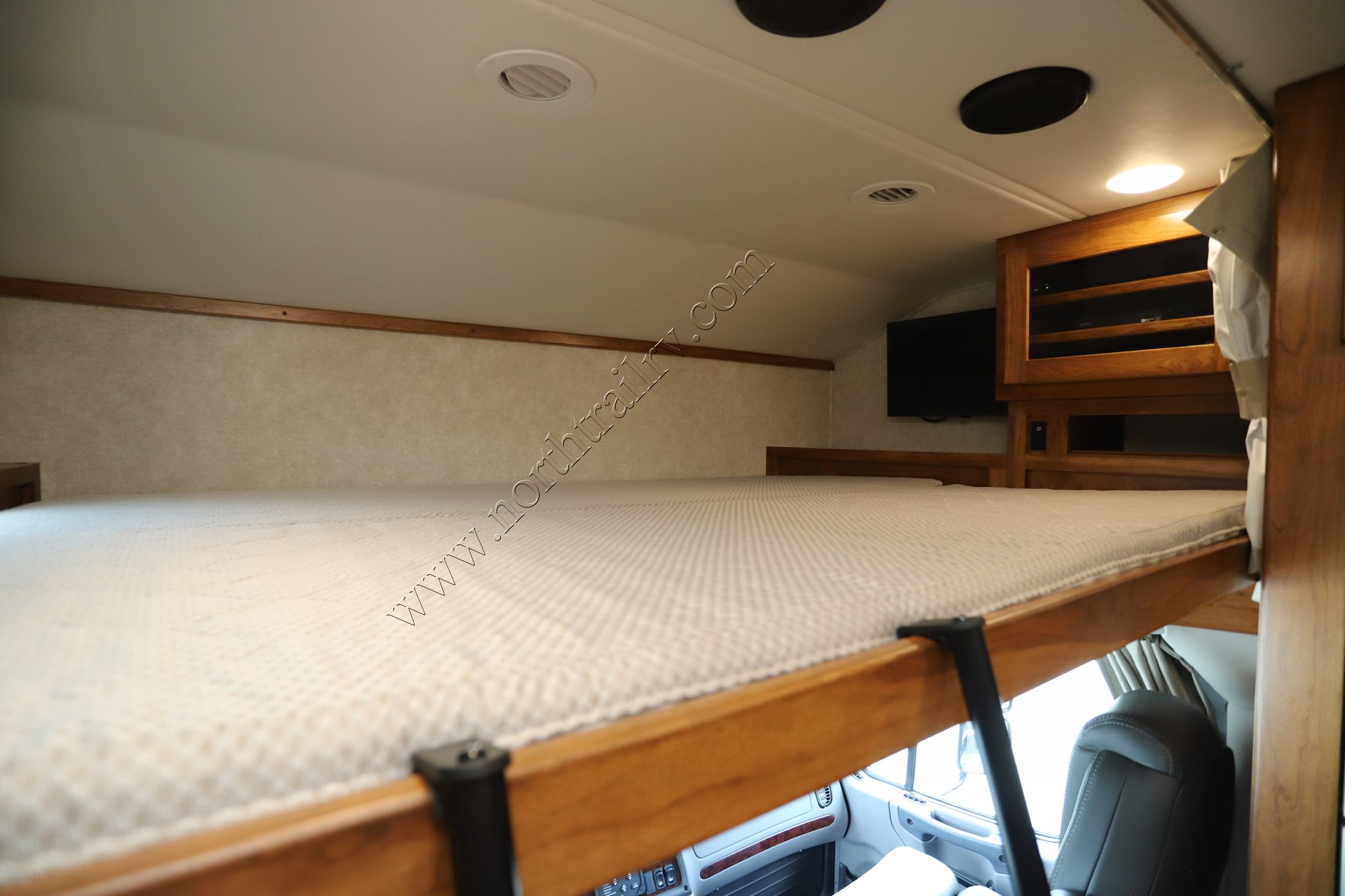 New 2022 Renegade Rv Valencia 35MB Super C  For Sale