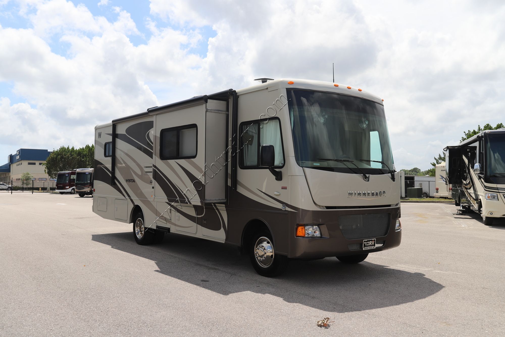 Used 2013 Winnebago Vista 30T Class A  For Sale