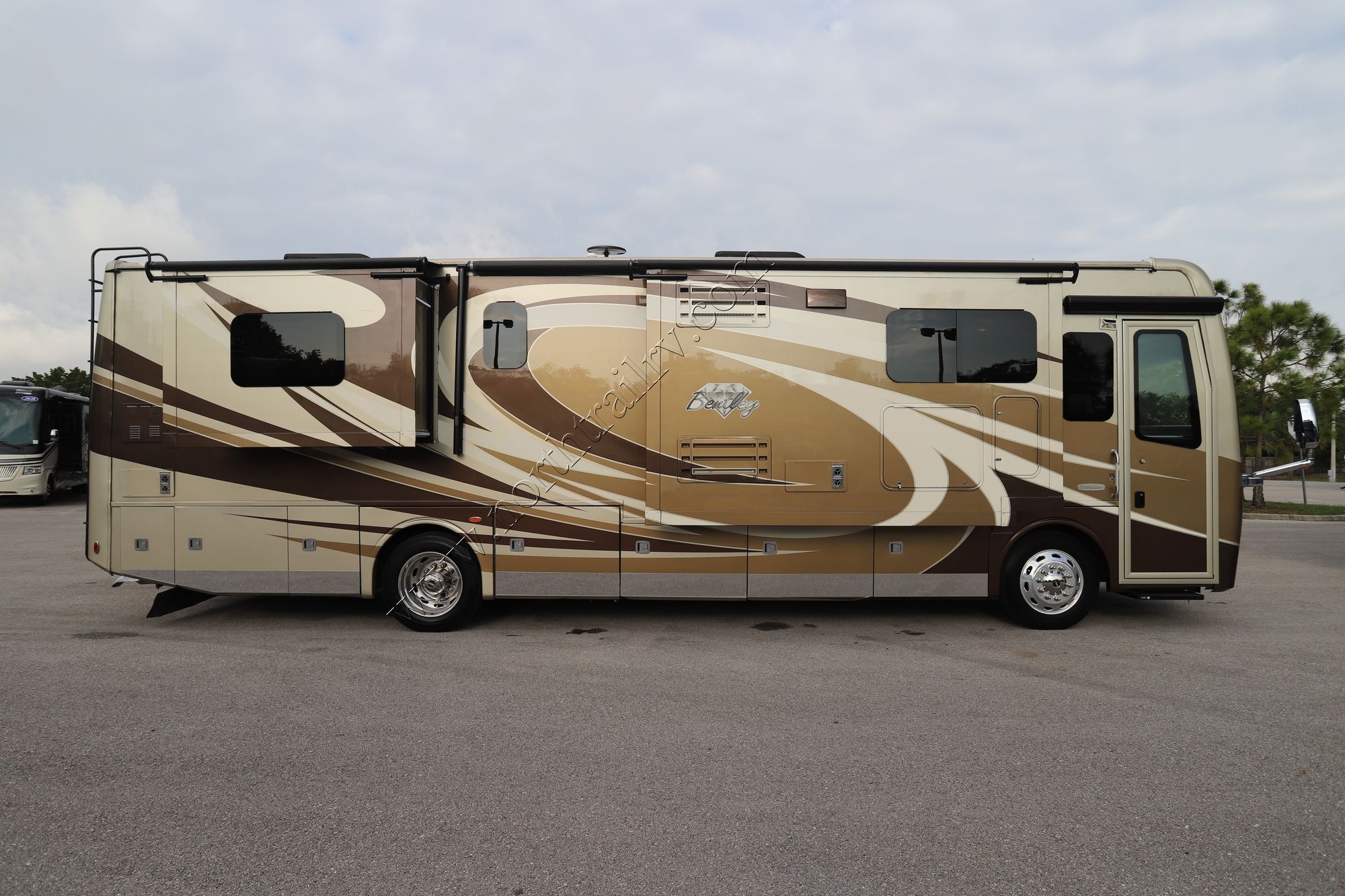 Used 2016 Nexus Bentley 34B Class A  For Sale