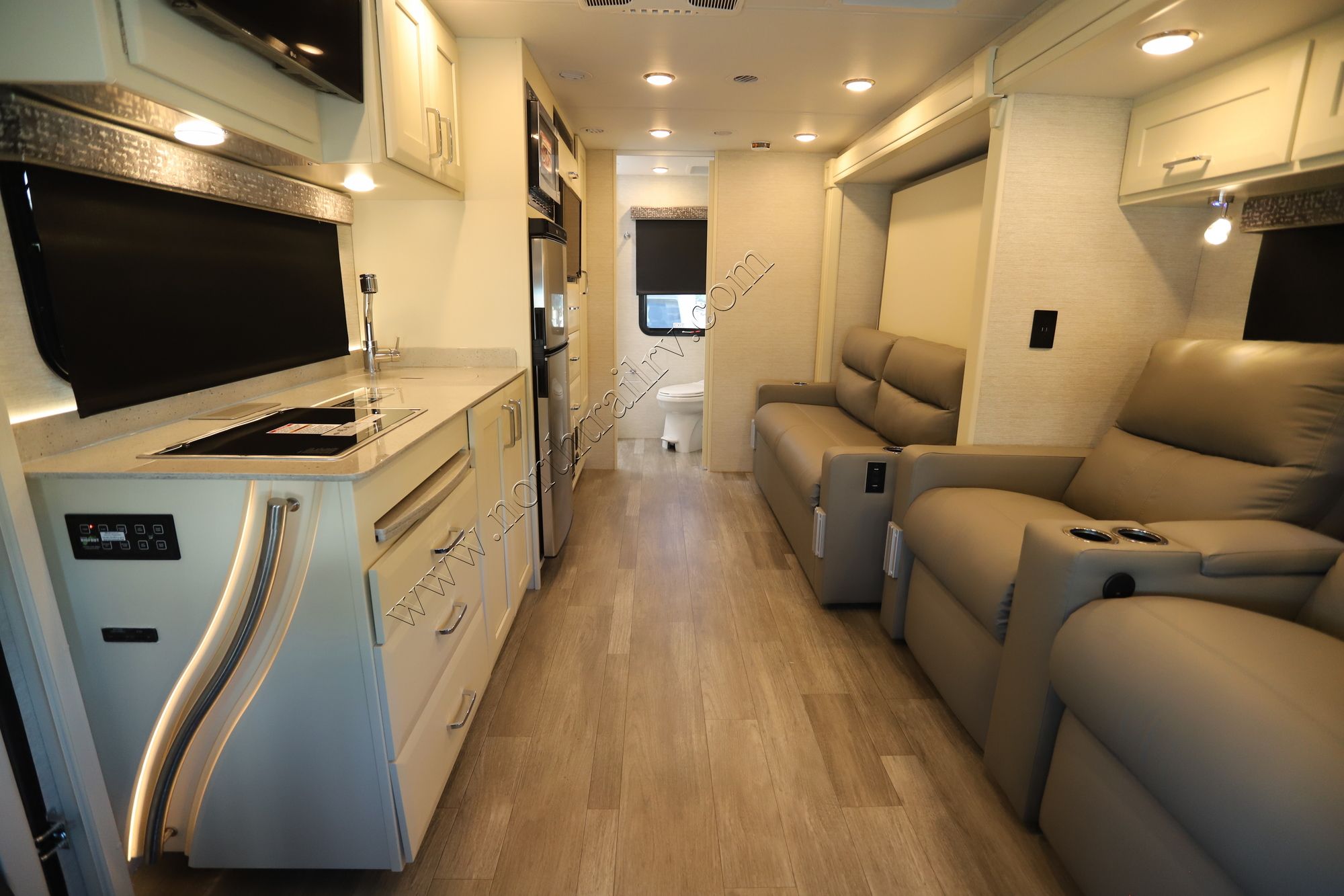 New 2022 Tiffin Motor Homes Wayfarer 25RW Class C  For Sale