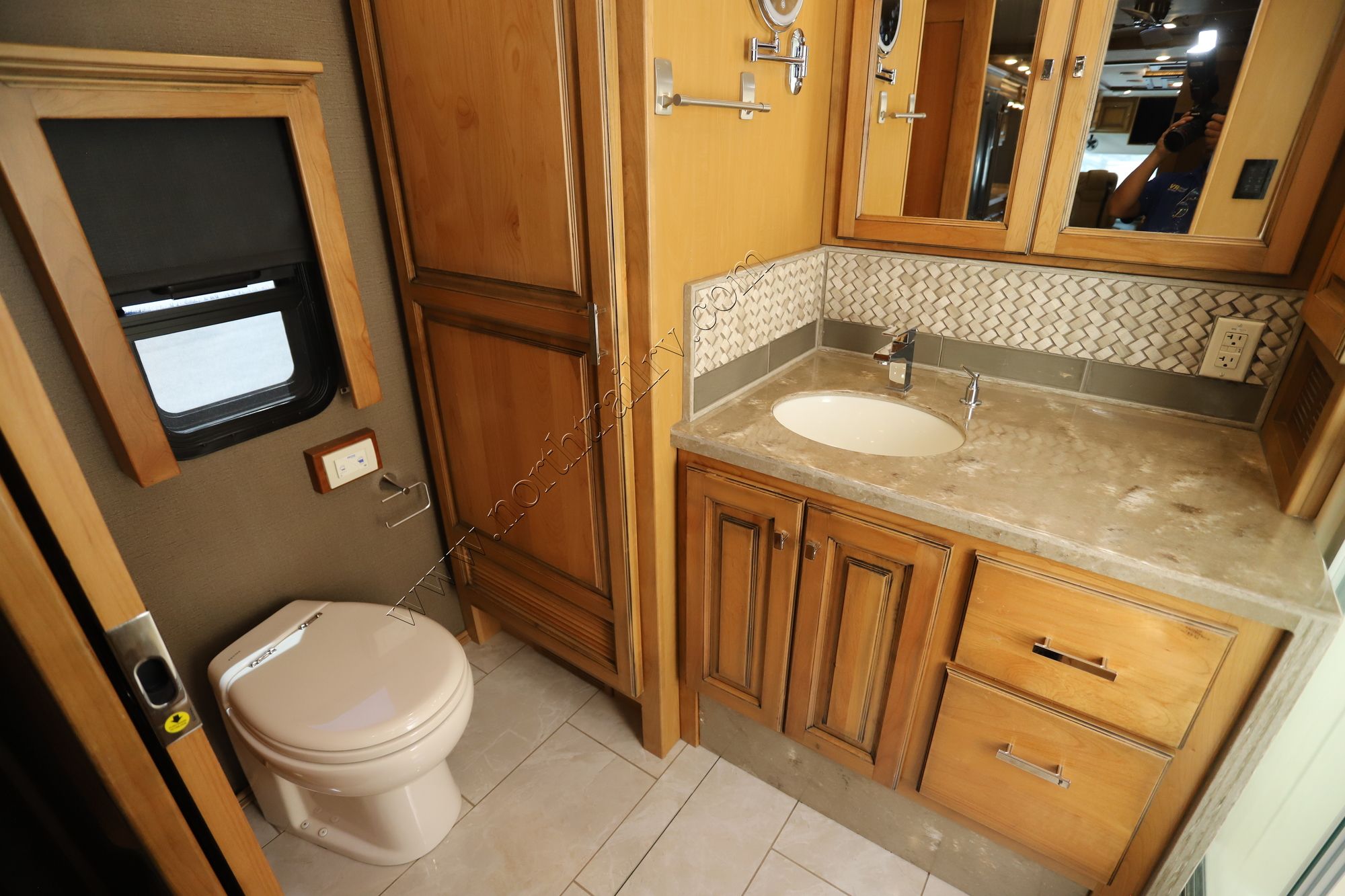 Used 2018 Tiffin Motor Homes Phaeton 37BH Class A  For Sale