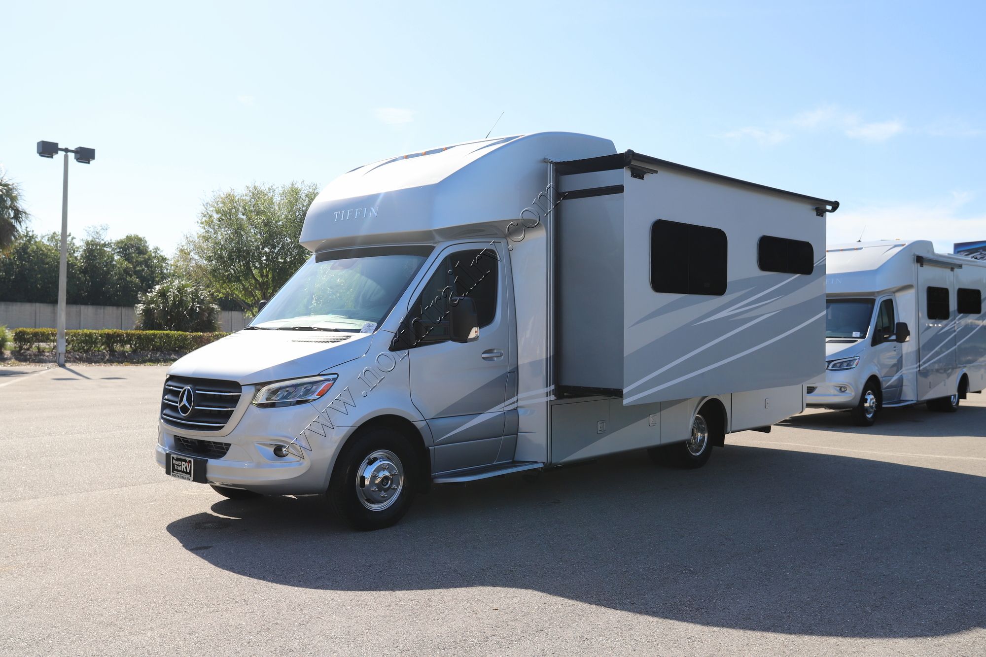 New 2022 Tiffin Motor Homes Wayfarer 25RW Class C  For Sale