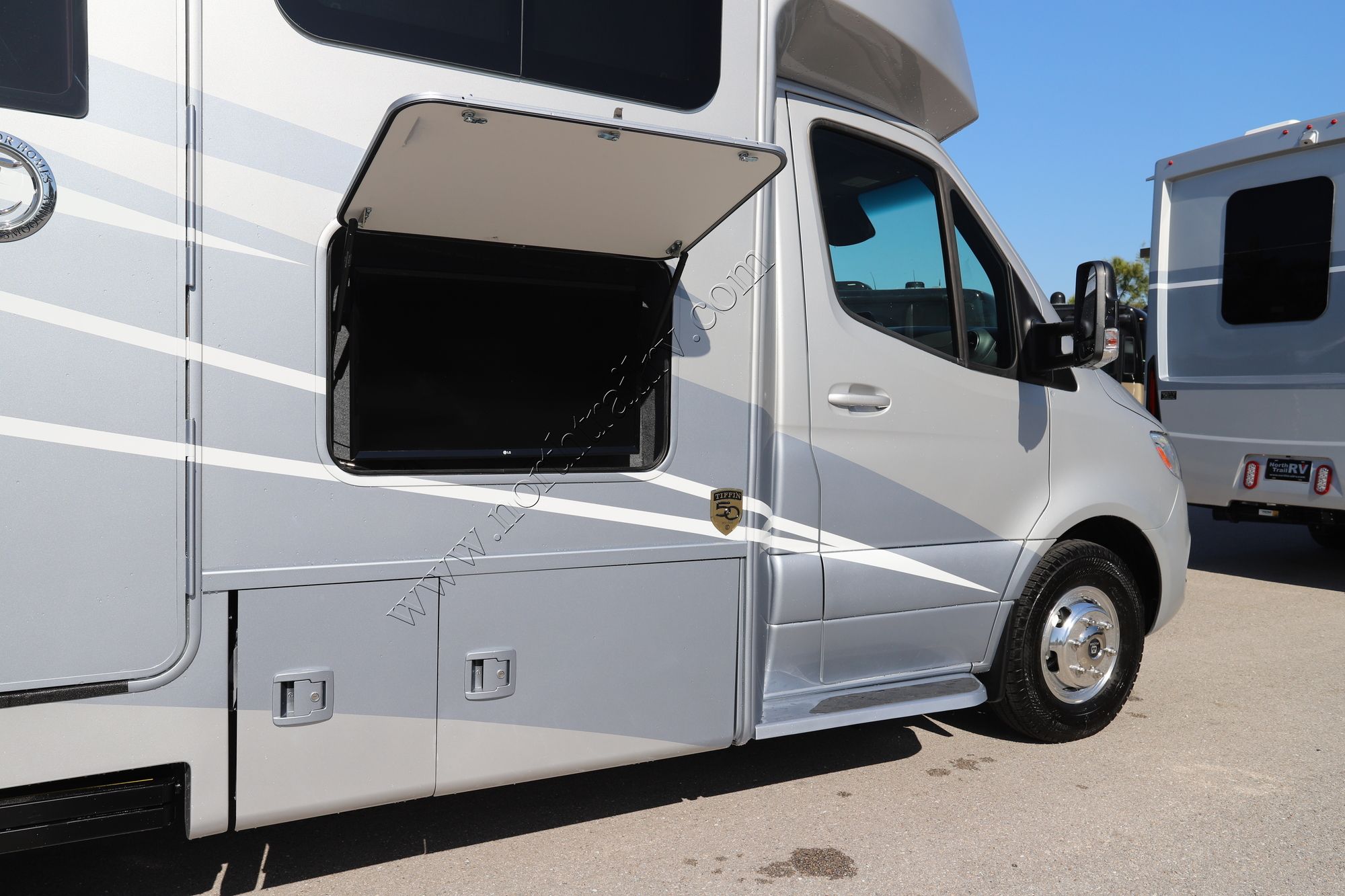 New 2022 Tiffin Motor Homes Wayfarer 25JW Class C  For Sale