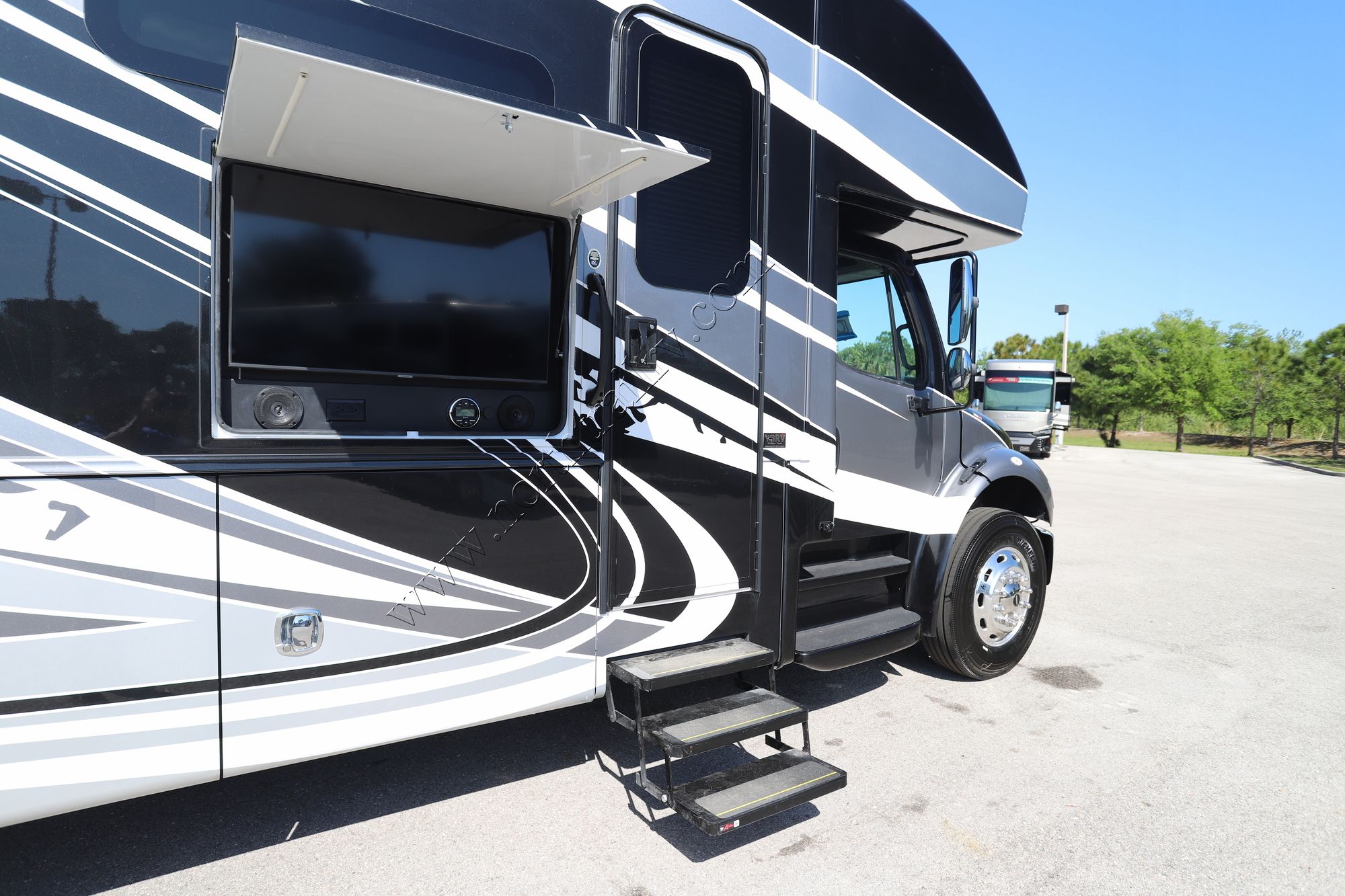 New 2022 Jayco Seneca Prestige 37K Super C  For Sale