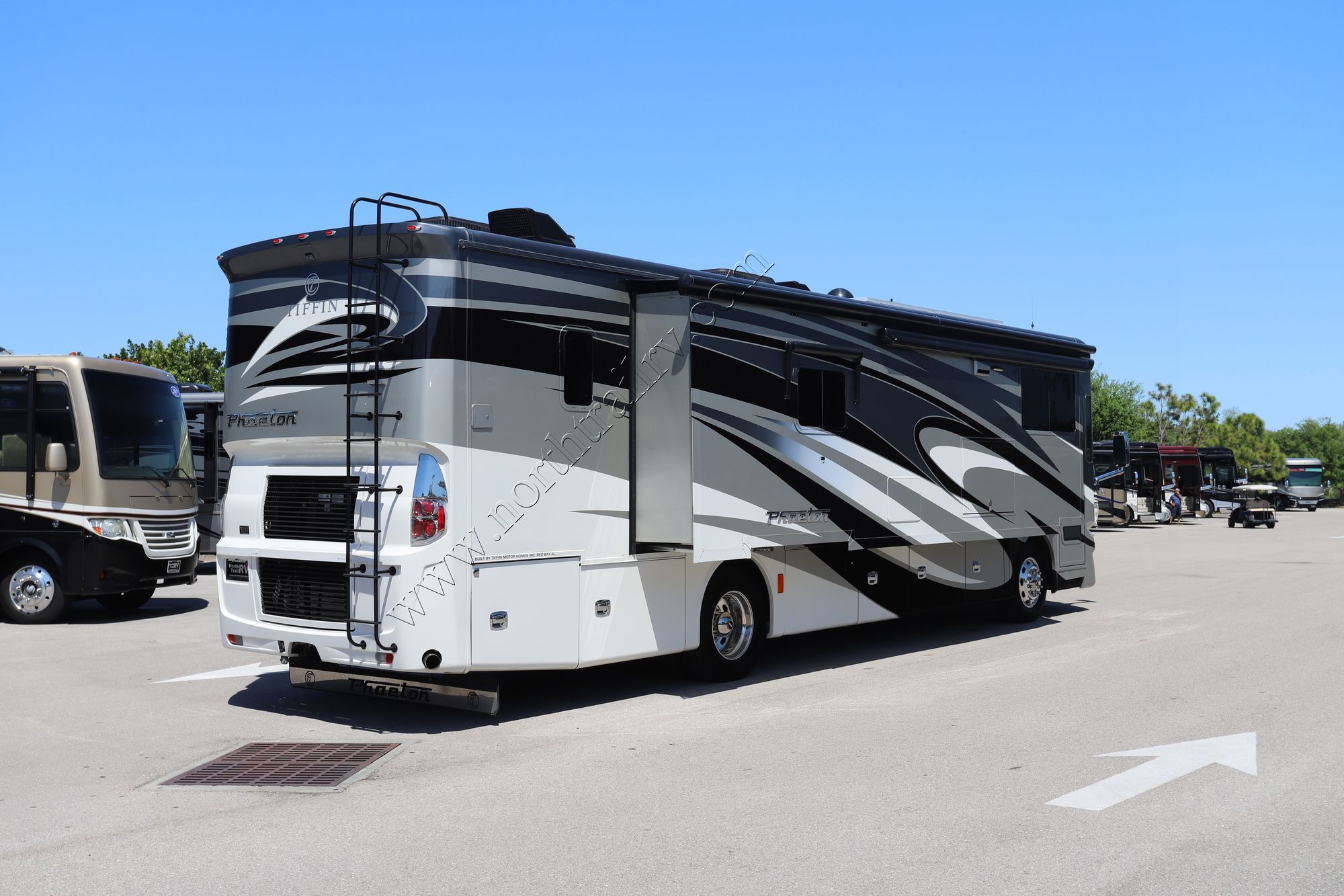 Used 2018 Tiffin Motor Homes Phaeton 37BH Class A  For Sale