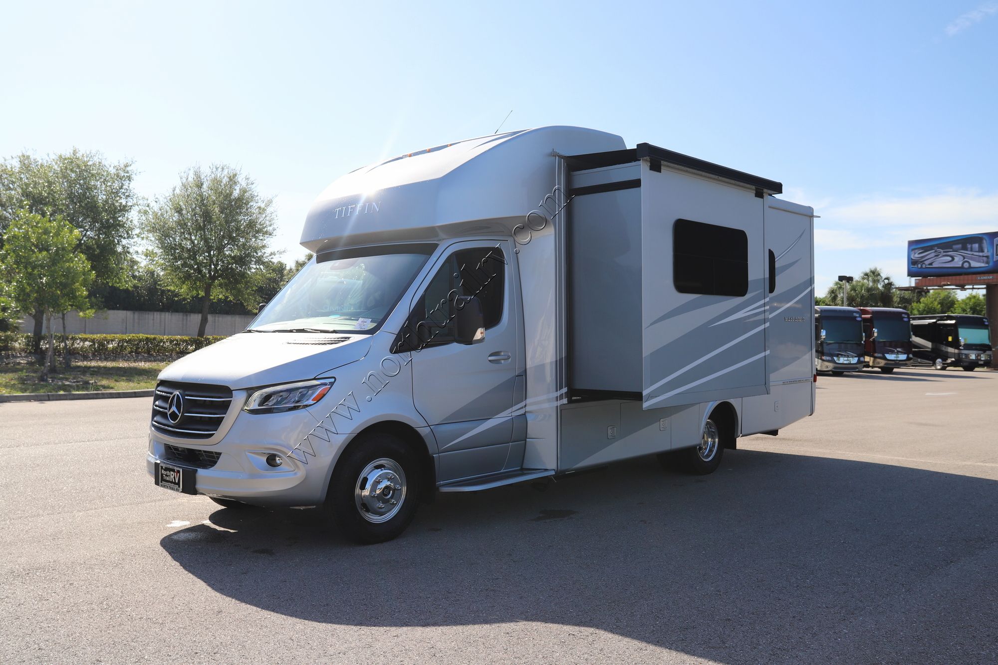 New 2022 Tiffin Motor Homes Wayfarer 25JW Class C  For Sale