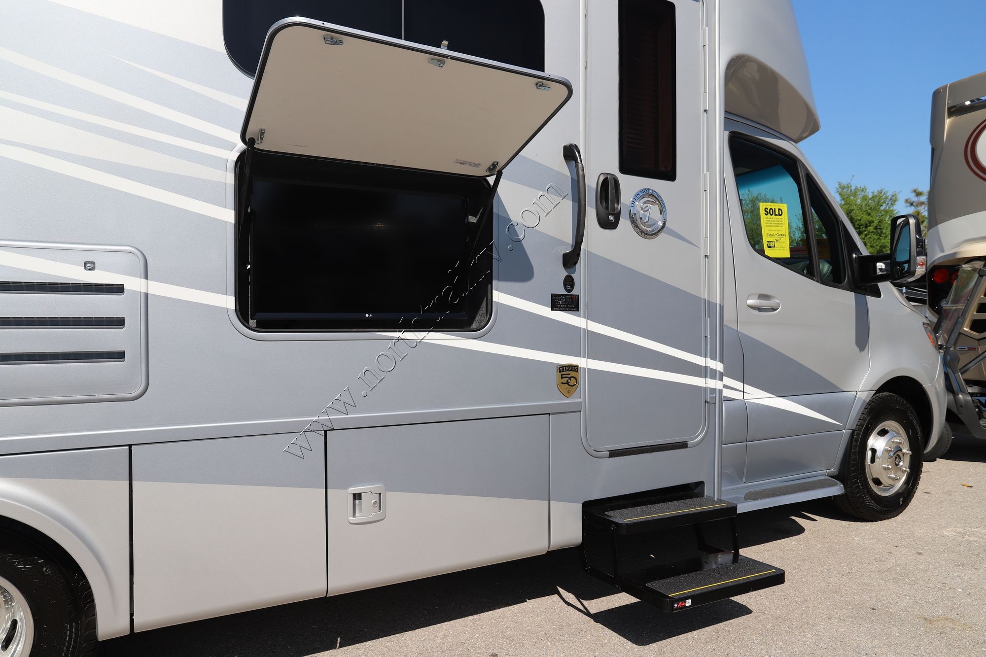 New 2022 Tiffin Motor Homes Wayfarer 25RW Class C  For Sale