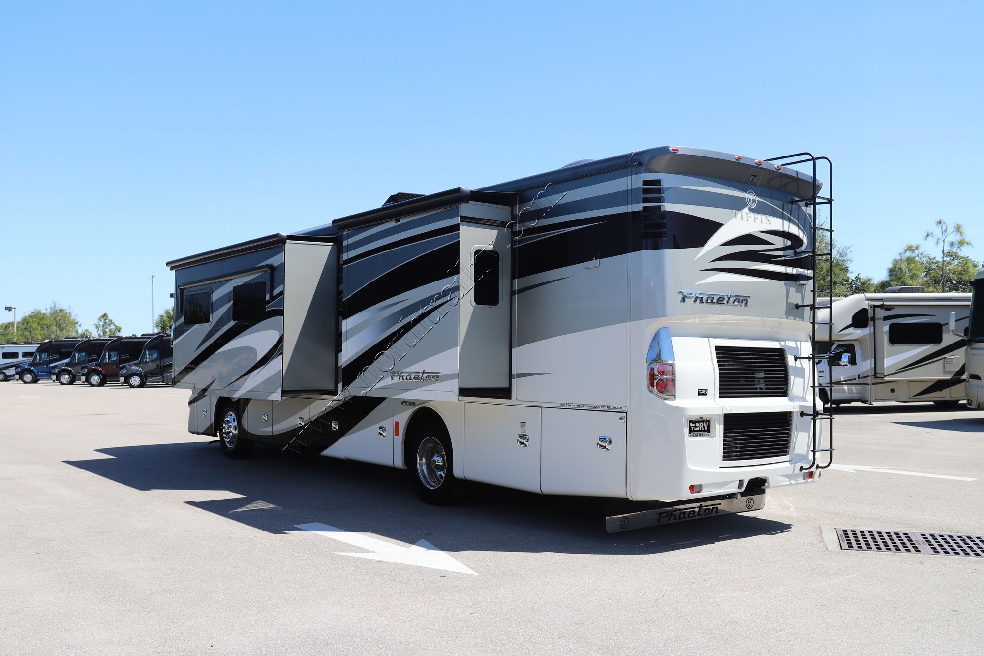 Used 2018 Tiffin Motor Homes Phaeton 37BH Class A  For Sale