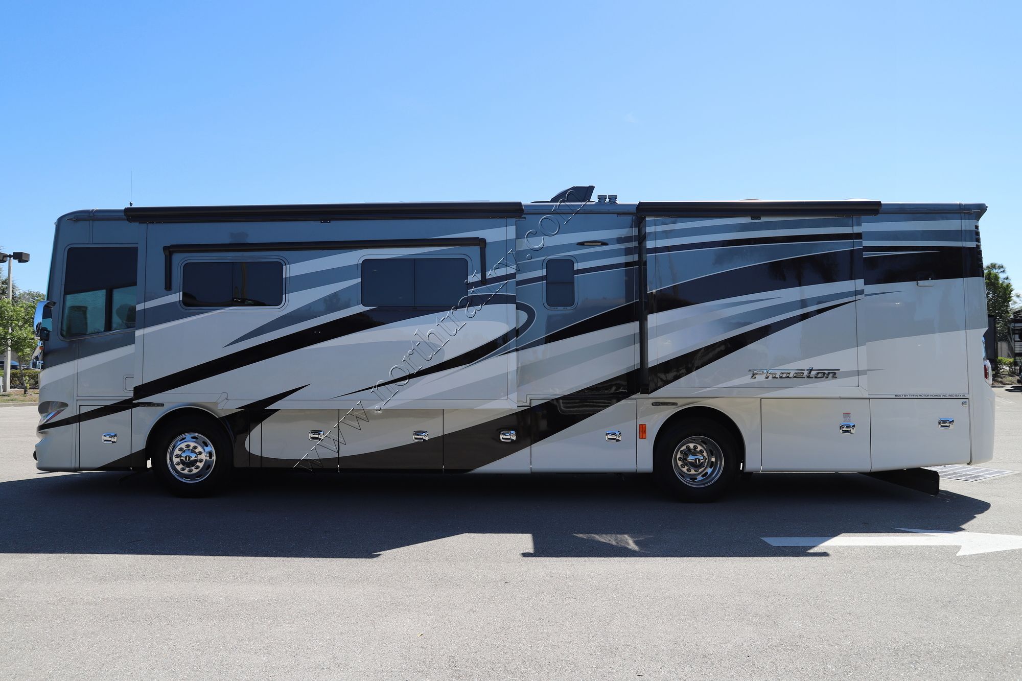 Used 2018 Tiffin Motor Homes Phaeton 37BH Class A  For Sale