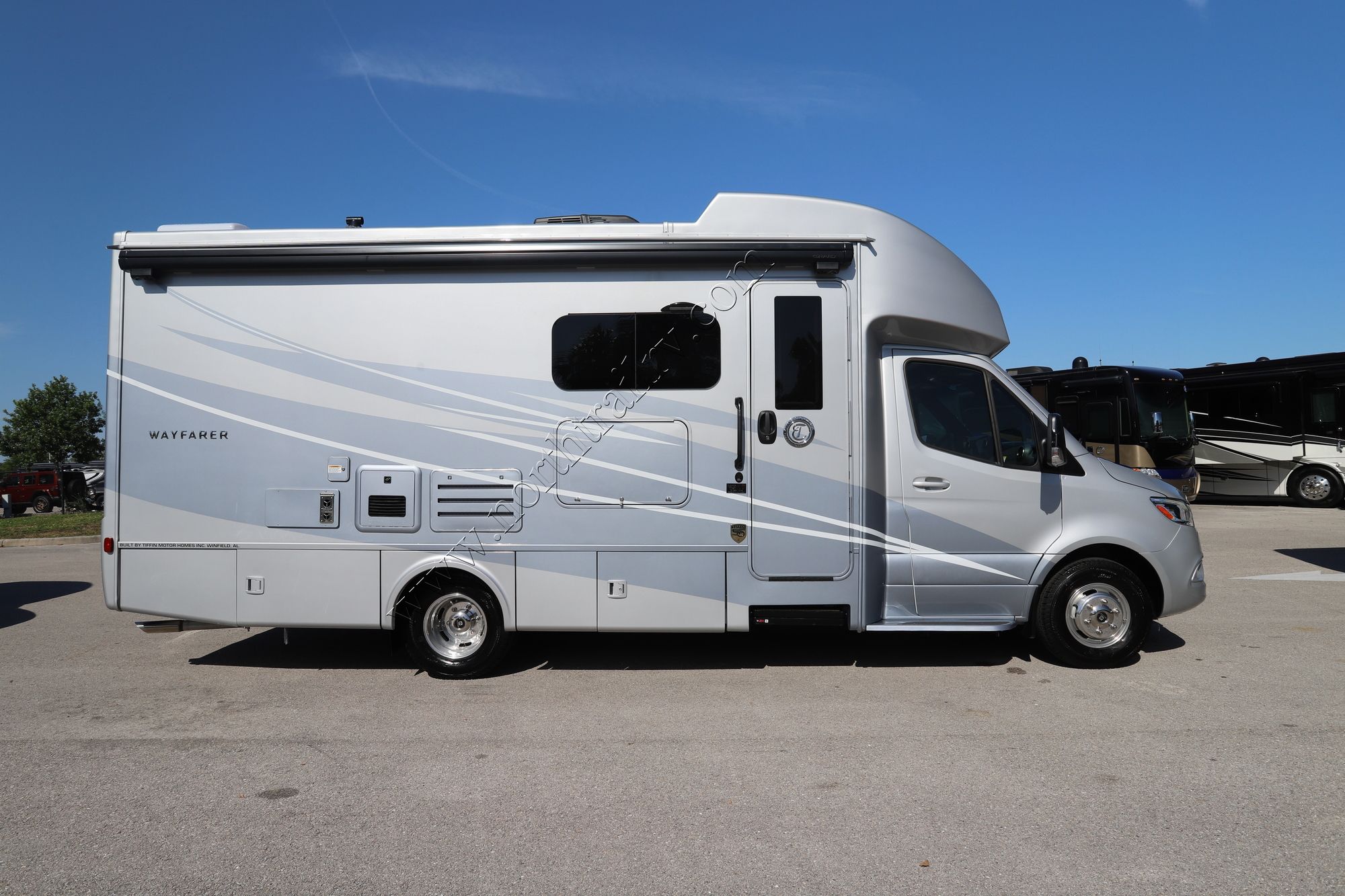 New 2022 Tiffin Motor Homes Wayfarer 25RW Class C  For Sale