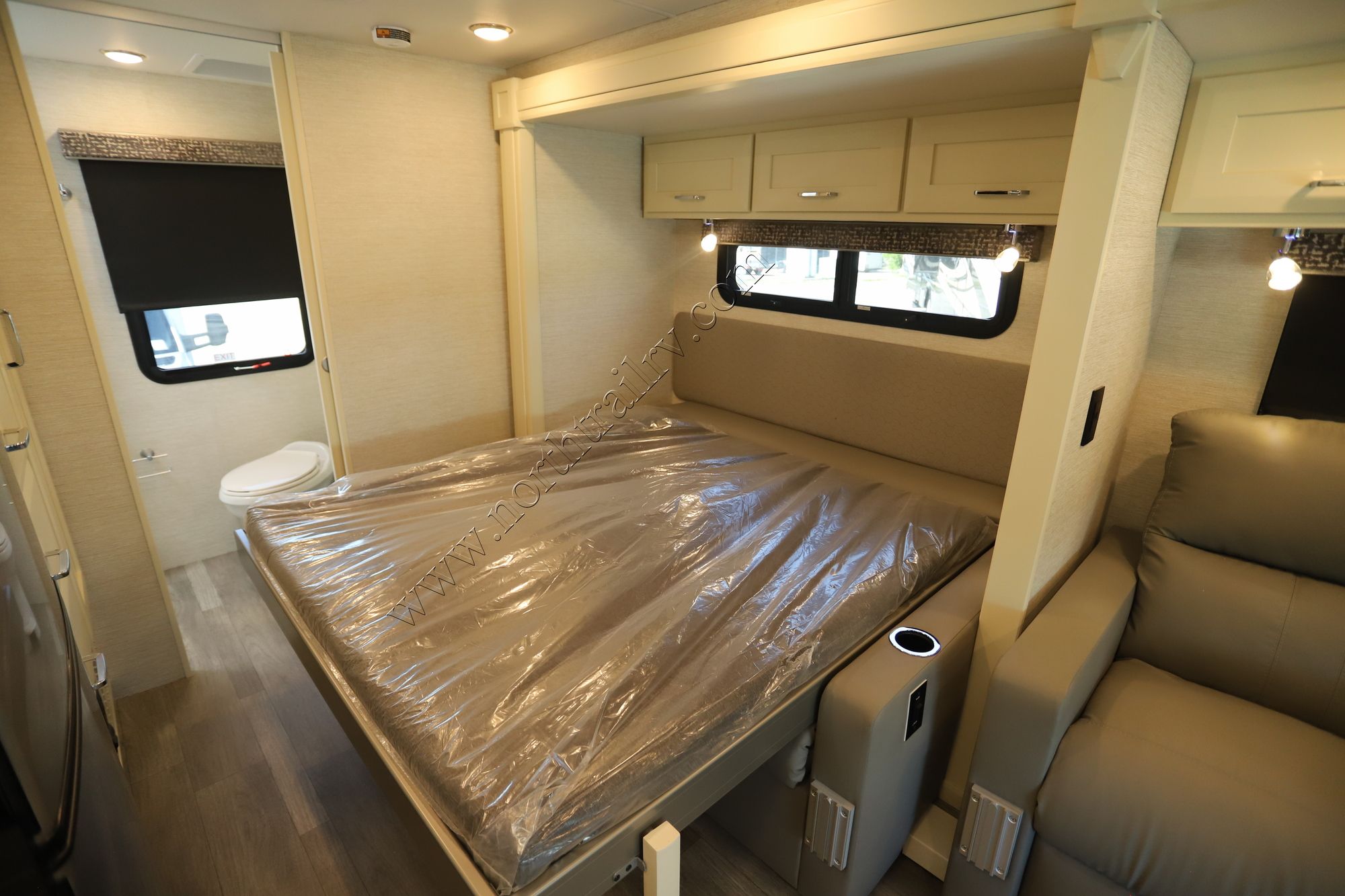 New 2022 Tiffin Motor Homes Wayfarer 25RW Class C  For Sale