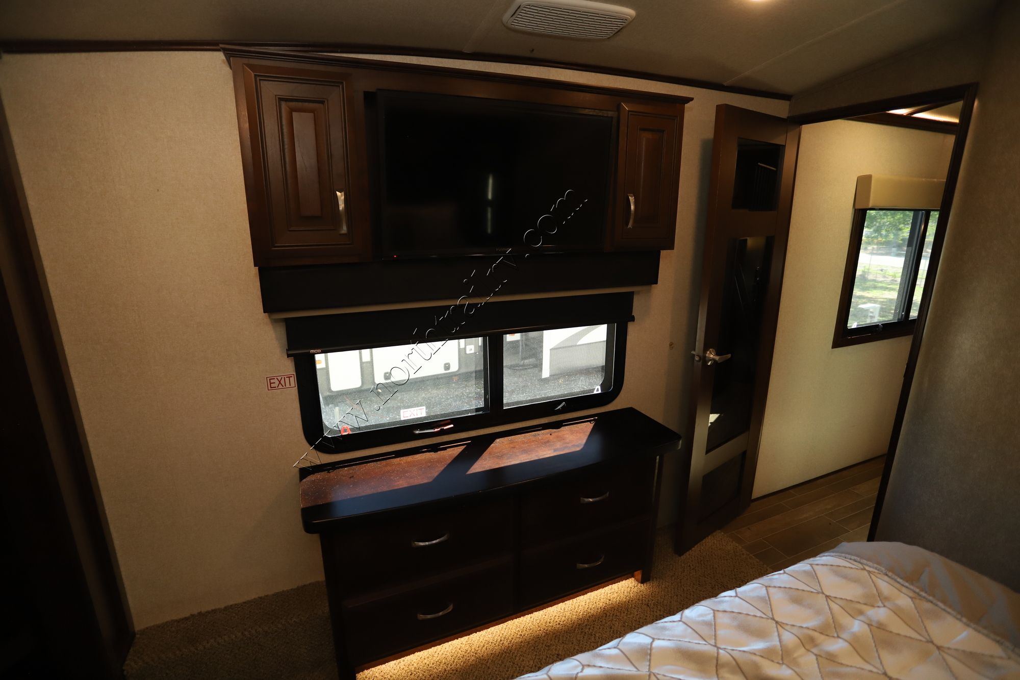 Used 2018 Jayco Pinnacle 37MDQS Fifth Wheel  For Sale