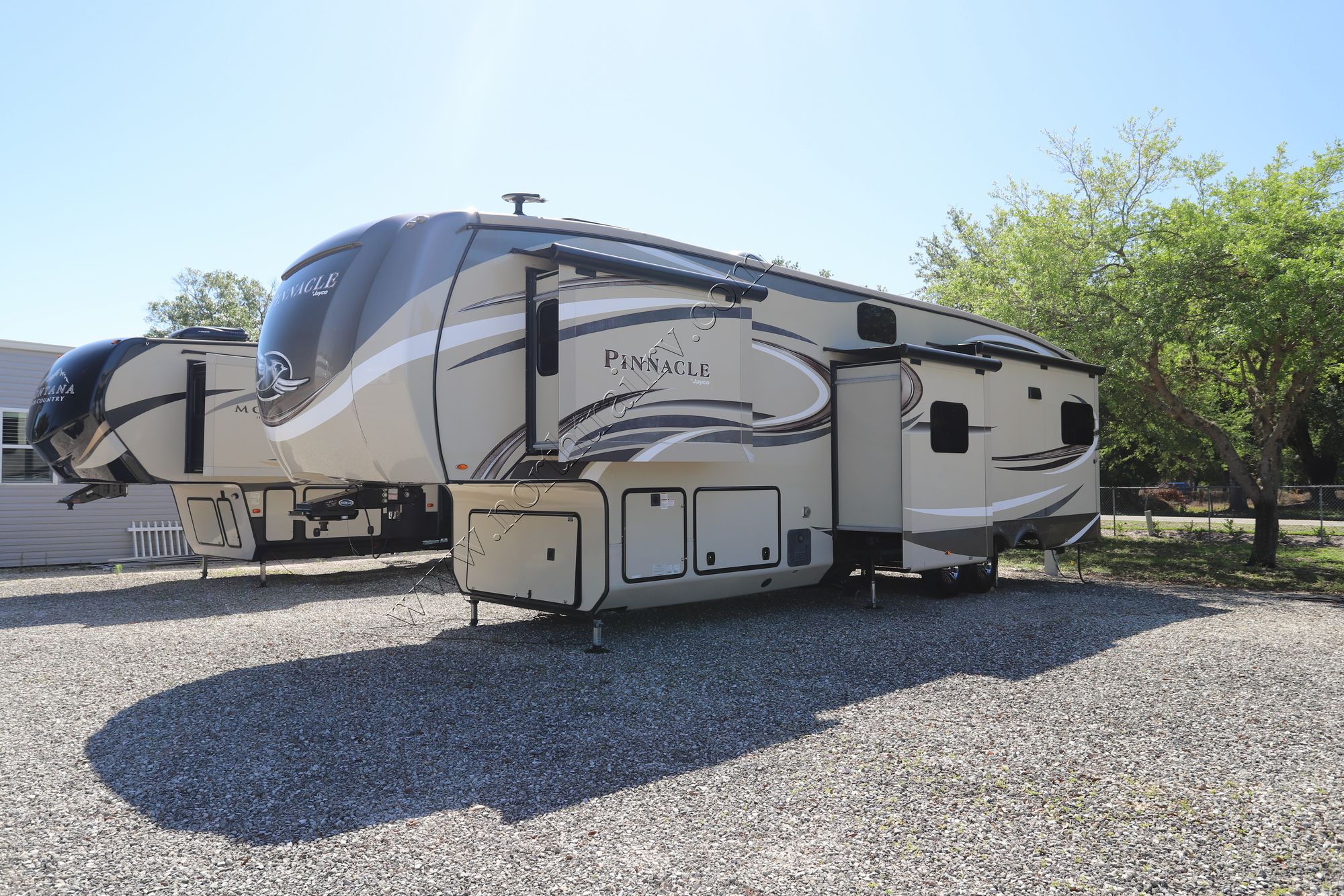 Used 2018 Jayco Pinnacle 37MDQS Fifth Wheel  For Sale