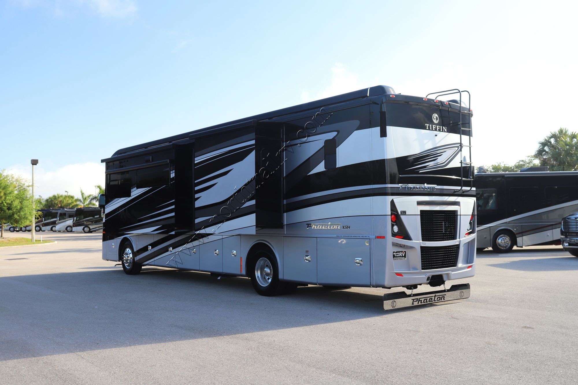 New 2022 Tiffin Motor Homes Phaeton 40IH Class A  For Sale