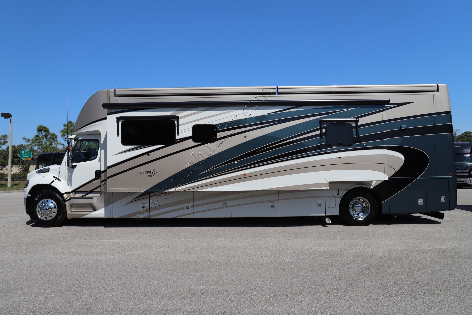 Used 2022 Newmar Super Star 4059 Super C  For Sale