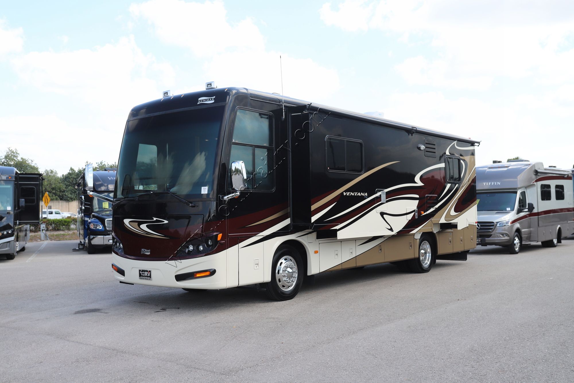 Used 2014 Newmar Ventana 3436 Class A  For Sale