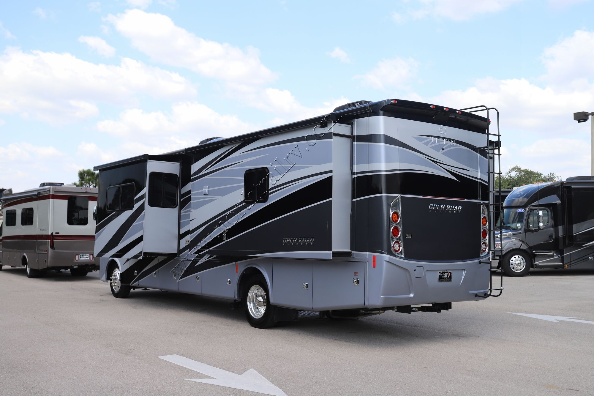 New 2022 Tiffin Motor Homes Allegro 34PA Class A  For Sale