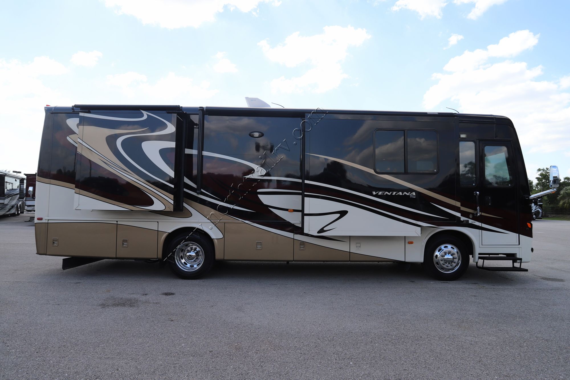 Used 2014 Newmar Ventana 3436 Class A  For Sale