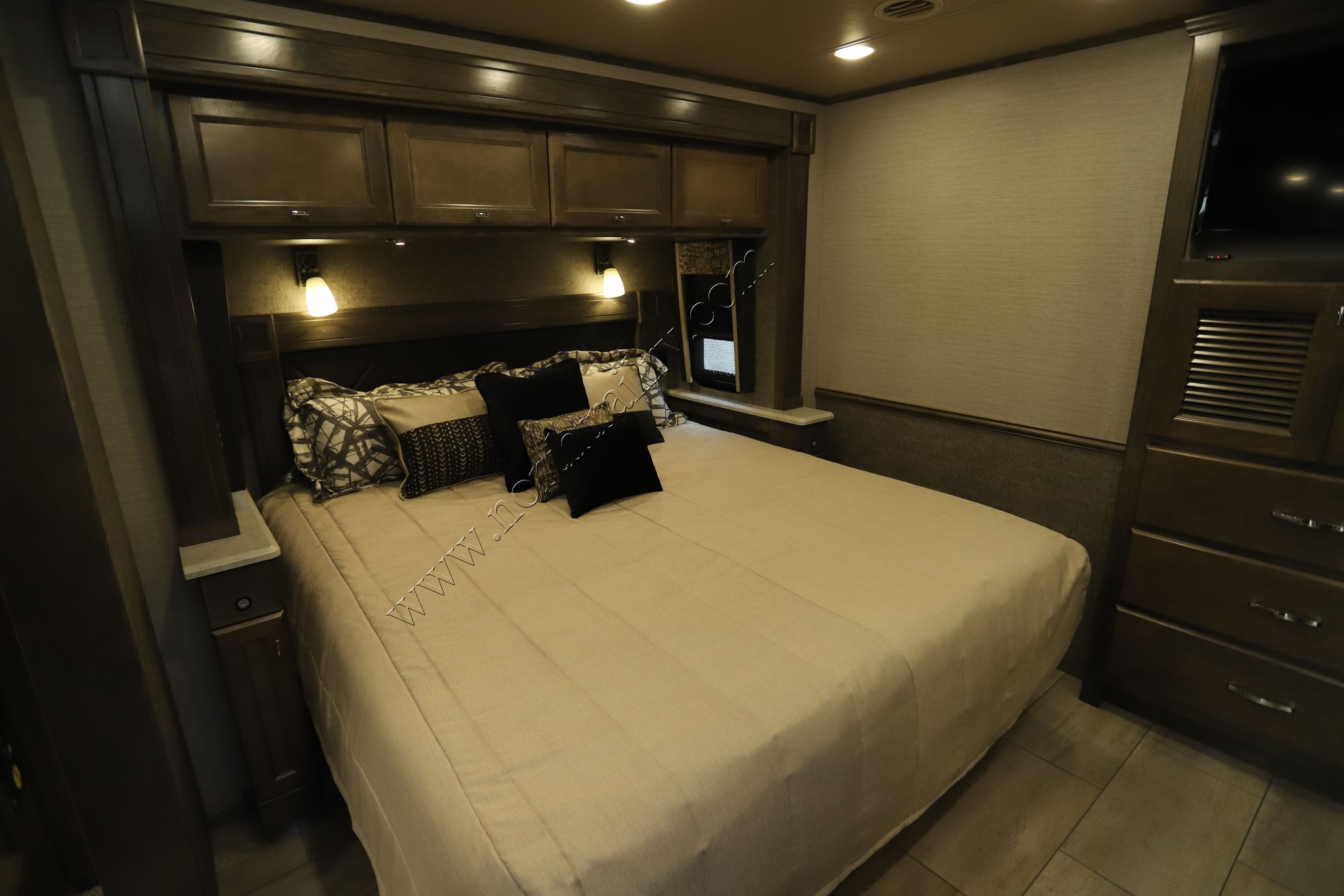 New 2022 Tiffin Motor Homes Allegro 34PA Class A  For Sale