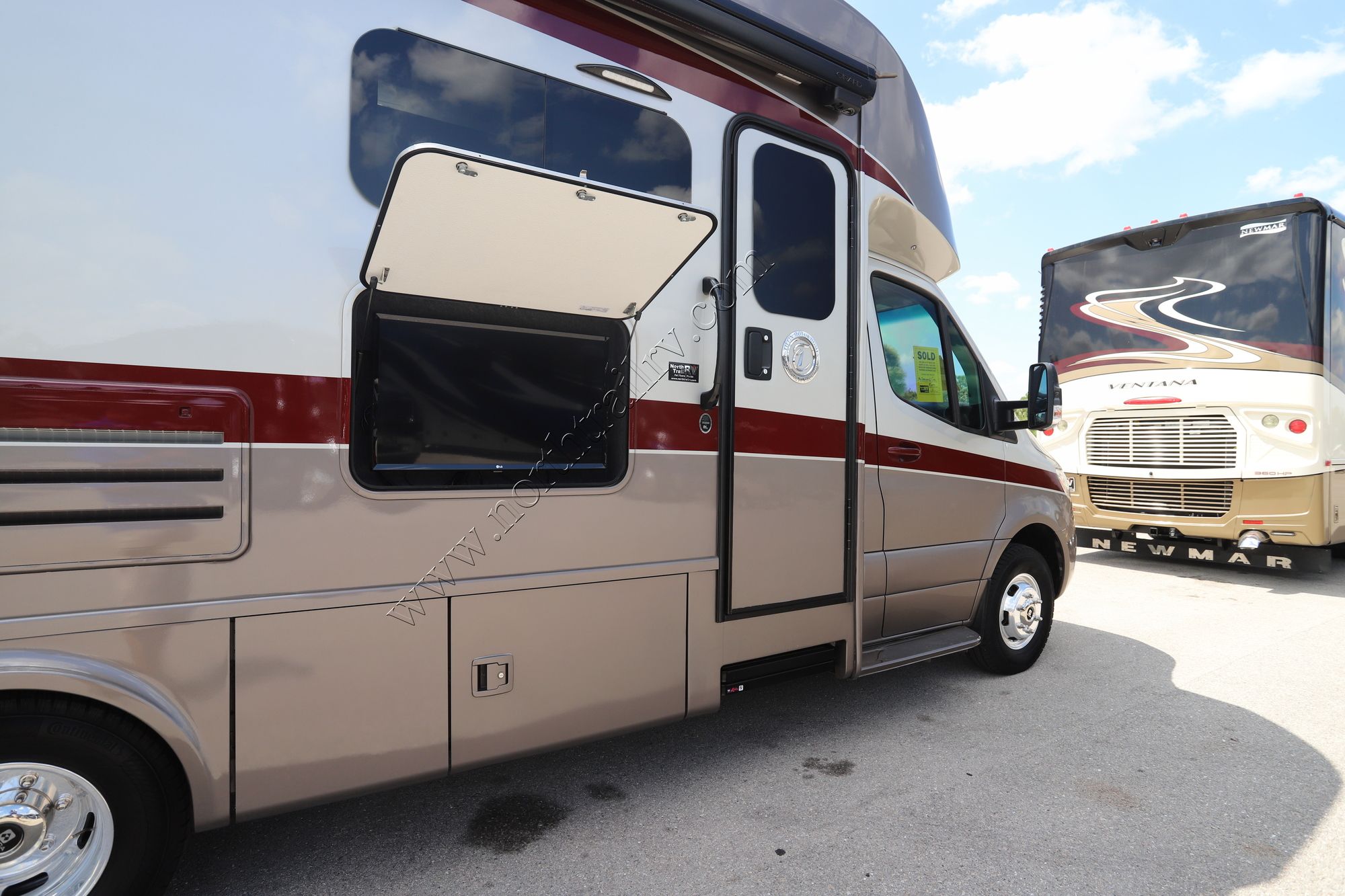 Used 2021 Tiffin Motor Homes Wayfarer 25RW Class C  For Sale