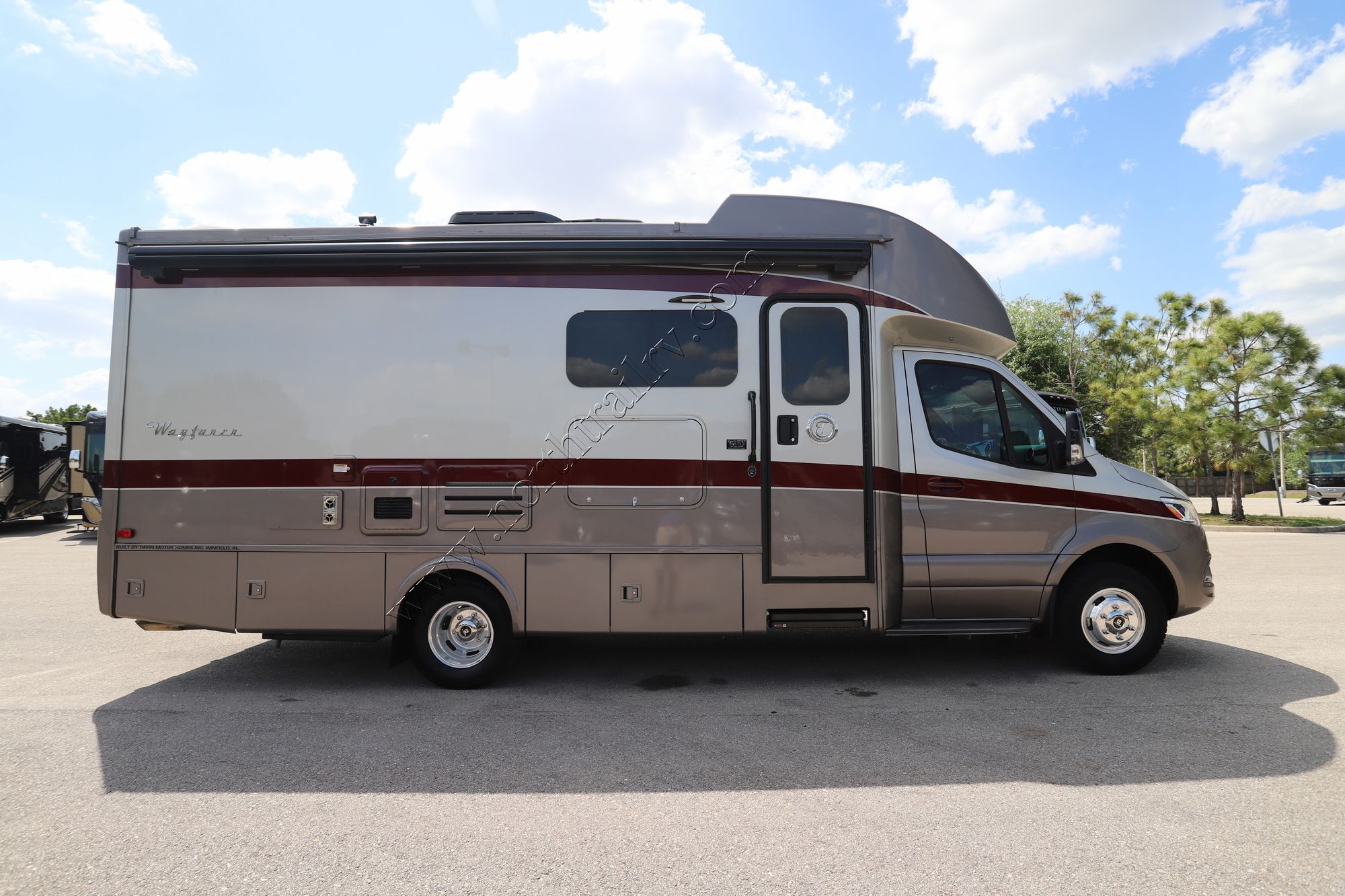 Used 2021 Tiffin Motor Homes Wayfarer 25RW Class C  For Sale