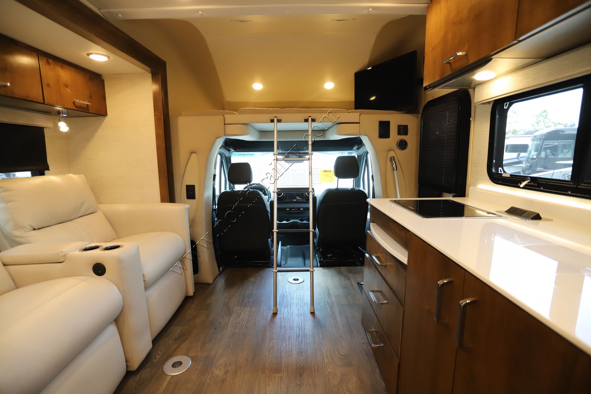 Used 2021 Tiffin Motor Homes Wayfarer 25RW Class C  For Sale