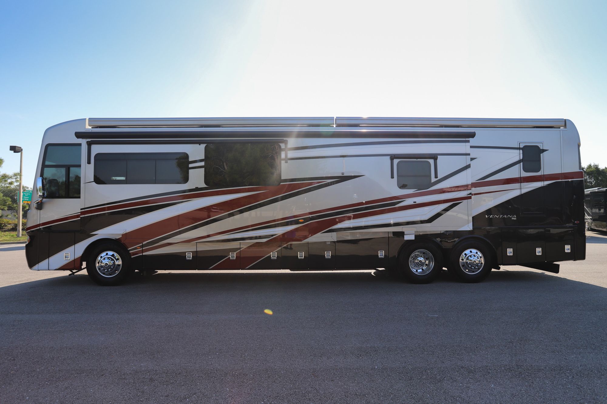 Used 2021 Newmar Ventana 3709 Class A  For Sale