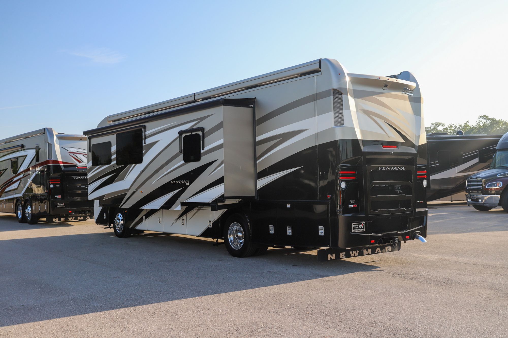 Used 2021 Newmar Ventana 3709 Class A  For Sale