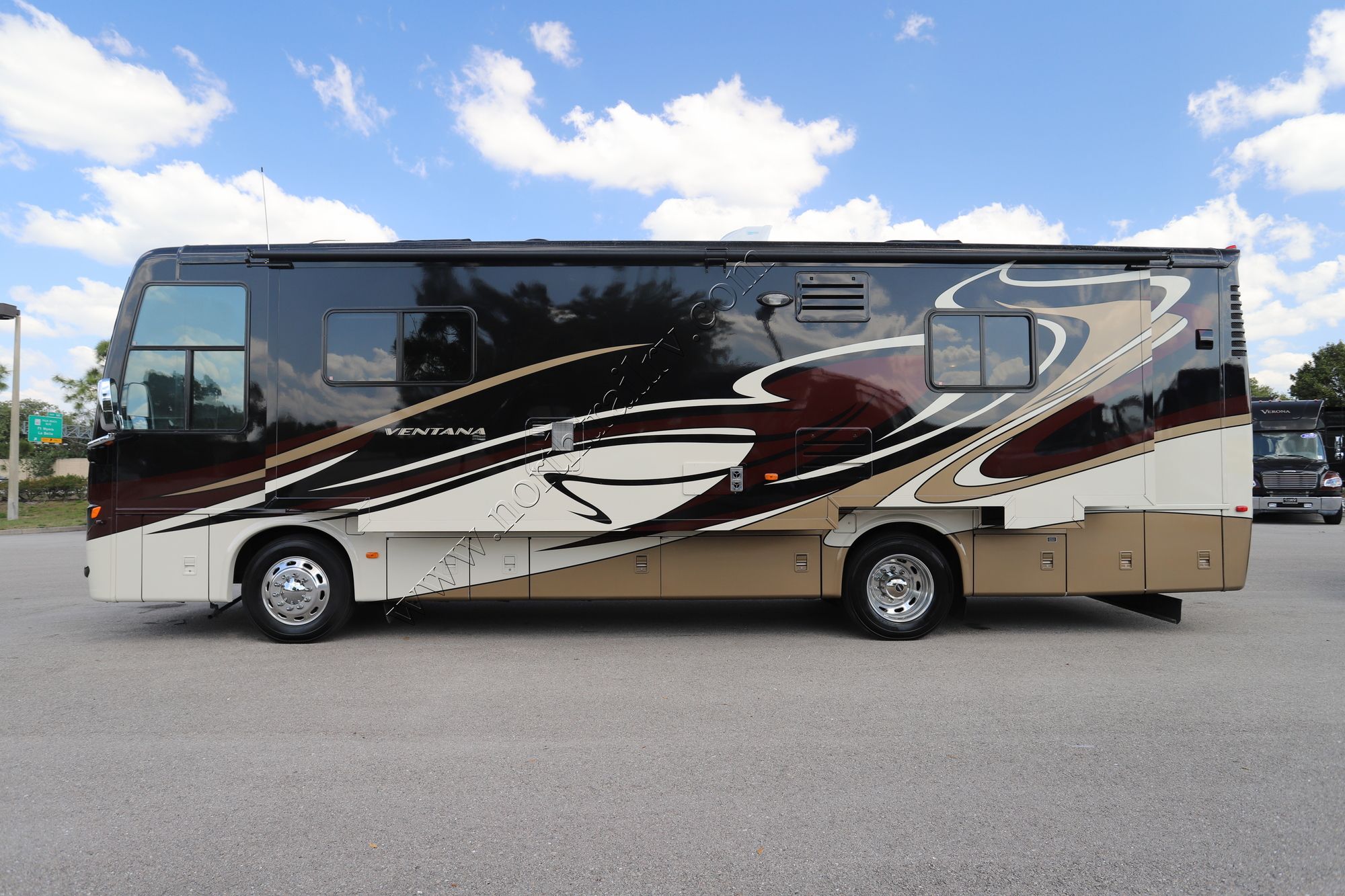 Used 2014 Newmar Ventana 3436 Class A  For Sale