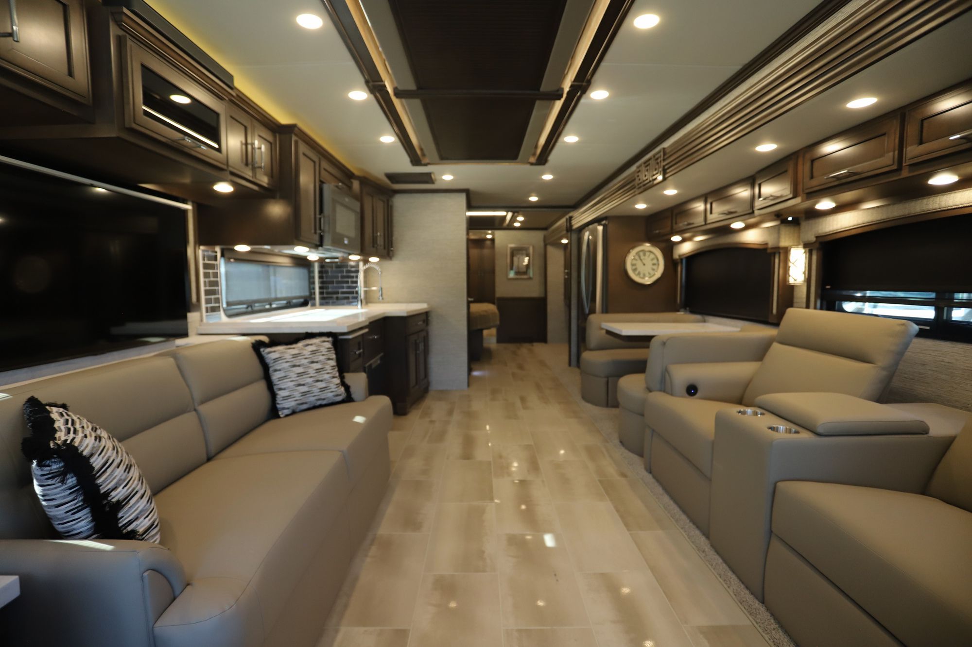 New 2022 Newmar Ventana 4369 Class A  For Sale