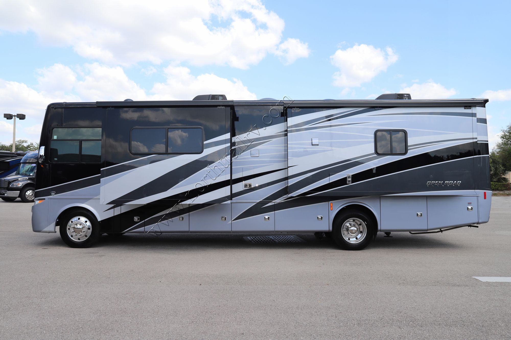 New 2022 Tiffin Motor Homes Allegro 34PA Class A  For Sale