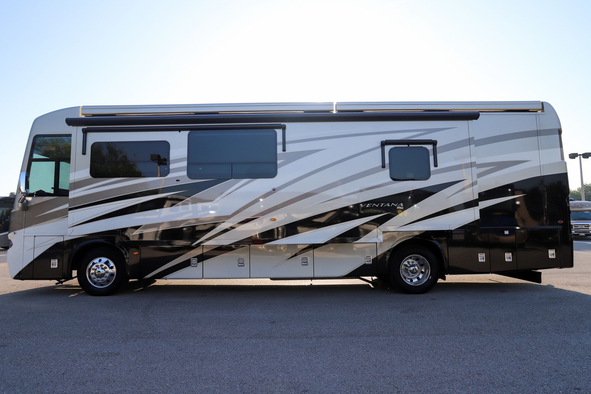 Used 2021 Newmar Ventana 3709 Class A  For Sale